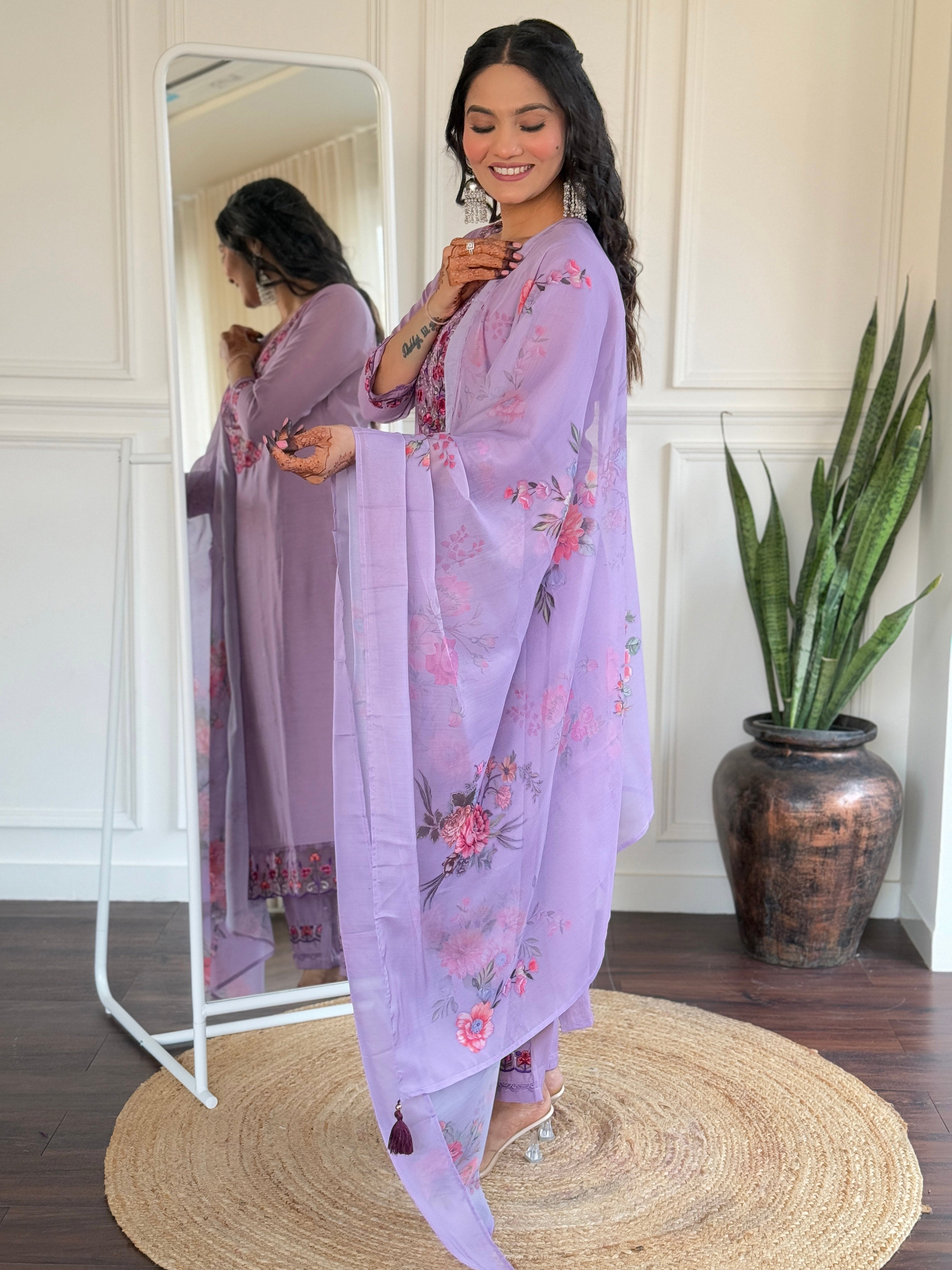 Lavender Bsy Viscose Elegant Kurta Pant Set With Thread Work