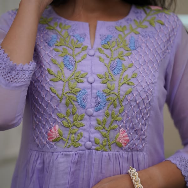 Lavender Kurta Pant Set With Heavy Thread Embroidery Work