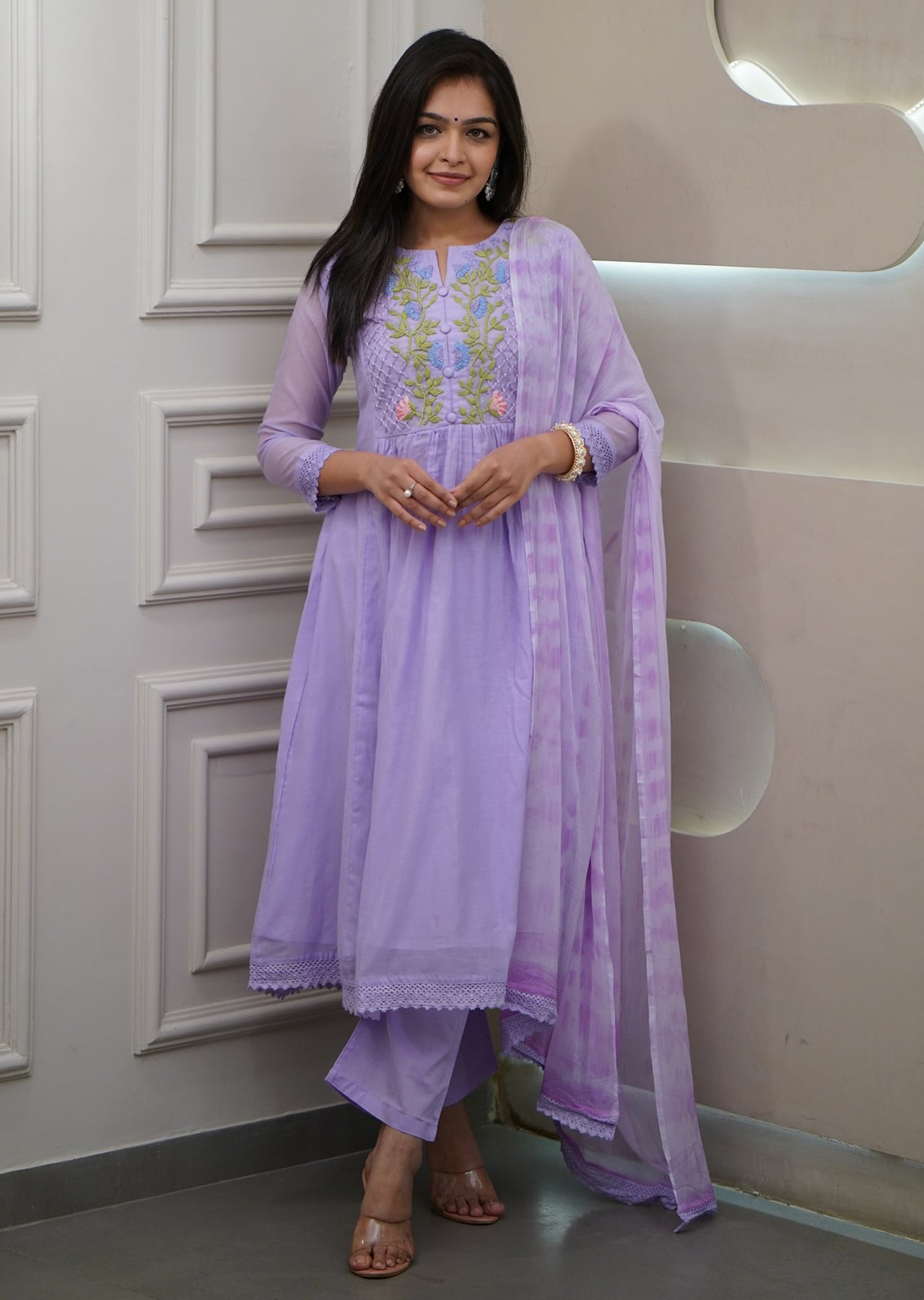 Lavender Kurta Pant Set With Heavy Thread Embroidery Work