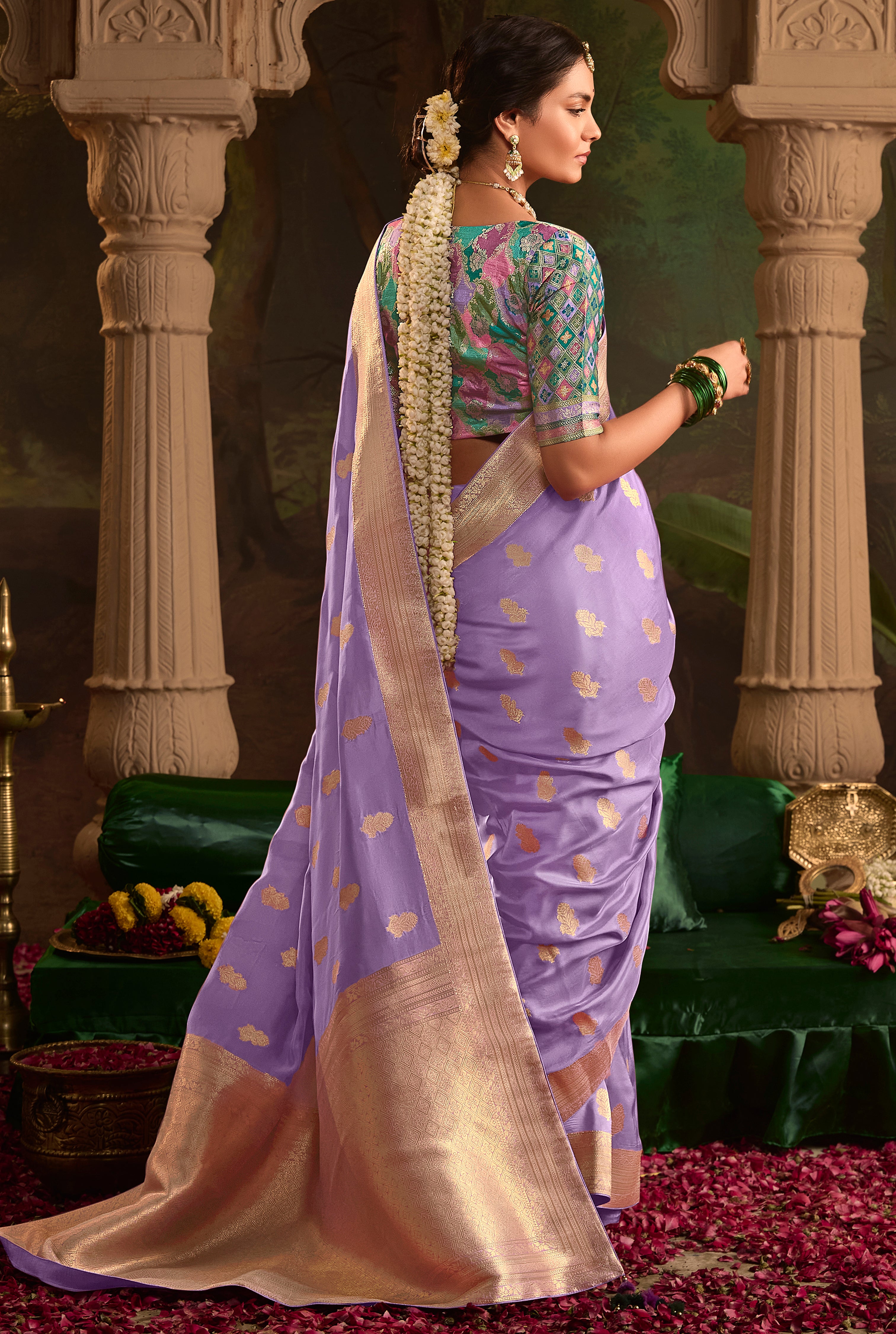 Lavender Pure Crepe Dola Silk Saree With Jacquard Woven Work