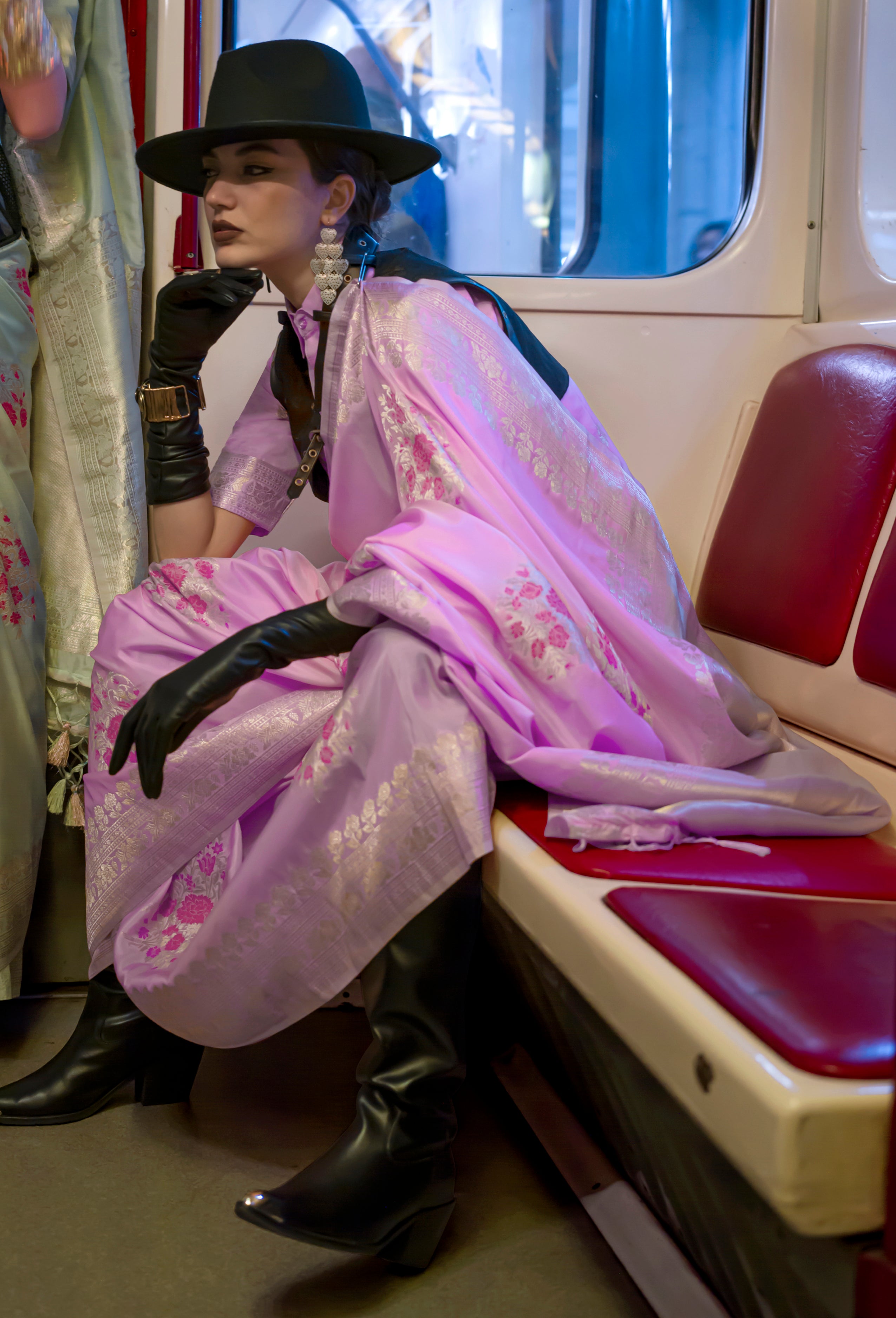 Lavender Saree With Jacquared Woven Work
