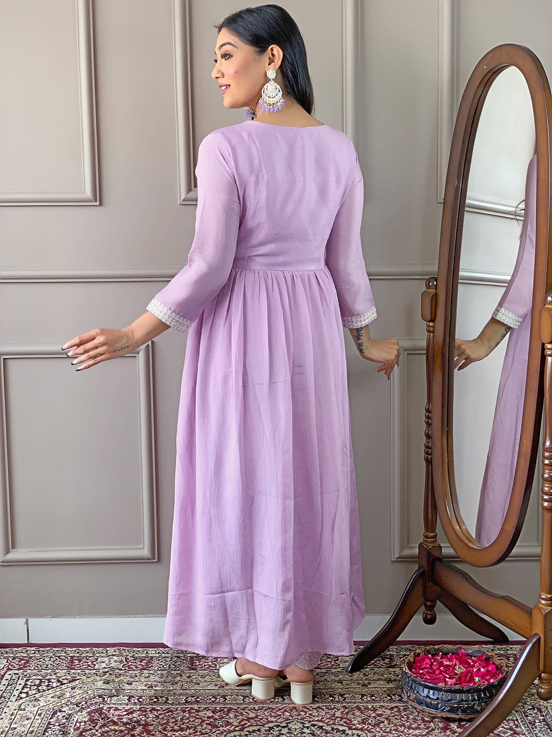 Lavender Silk Chiffon Elegant Kurta Pant Set With Thread Work
