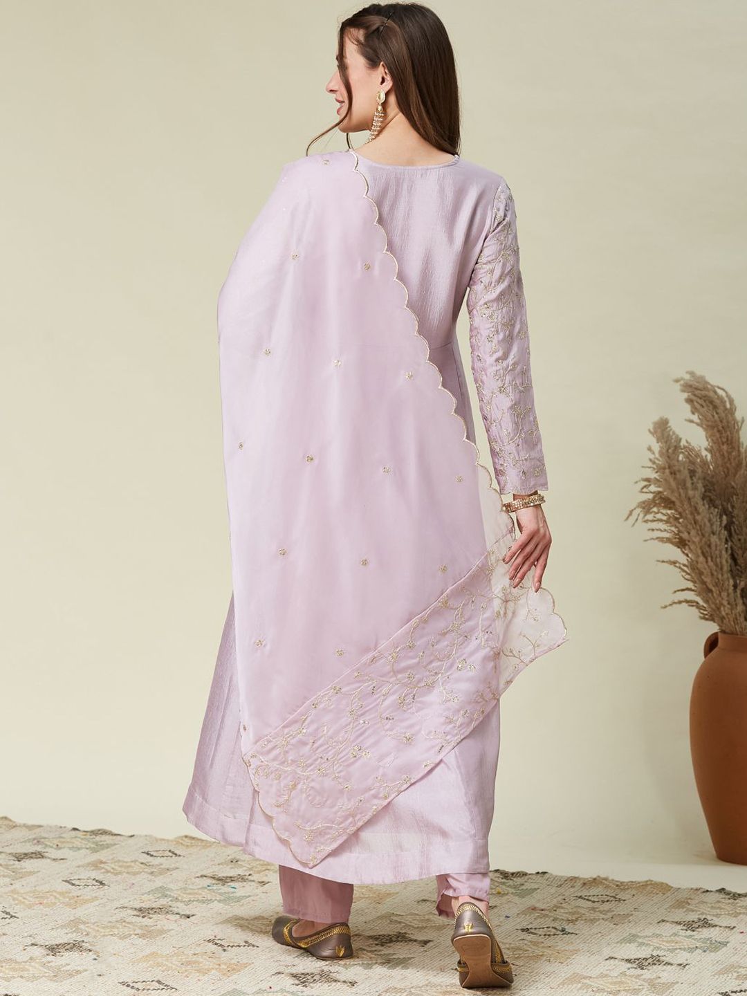 Lavender Vichitra Silk Kurta Pant Set With Heavy Thread Embroidery Work