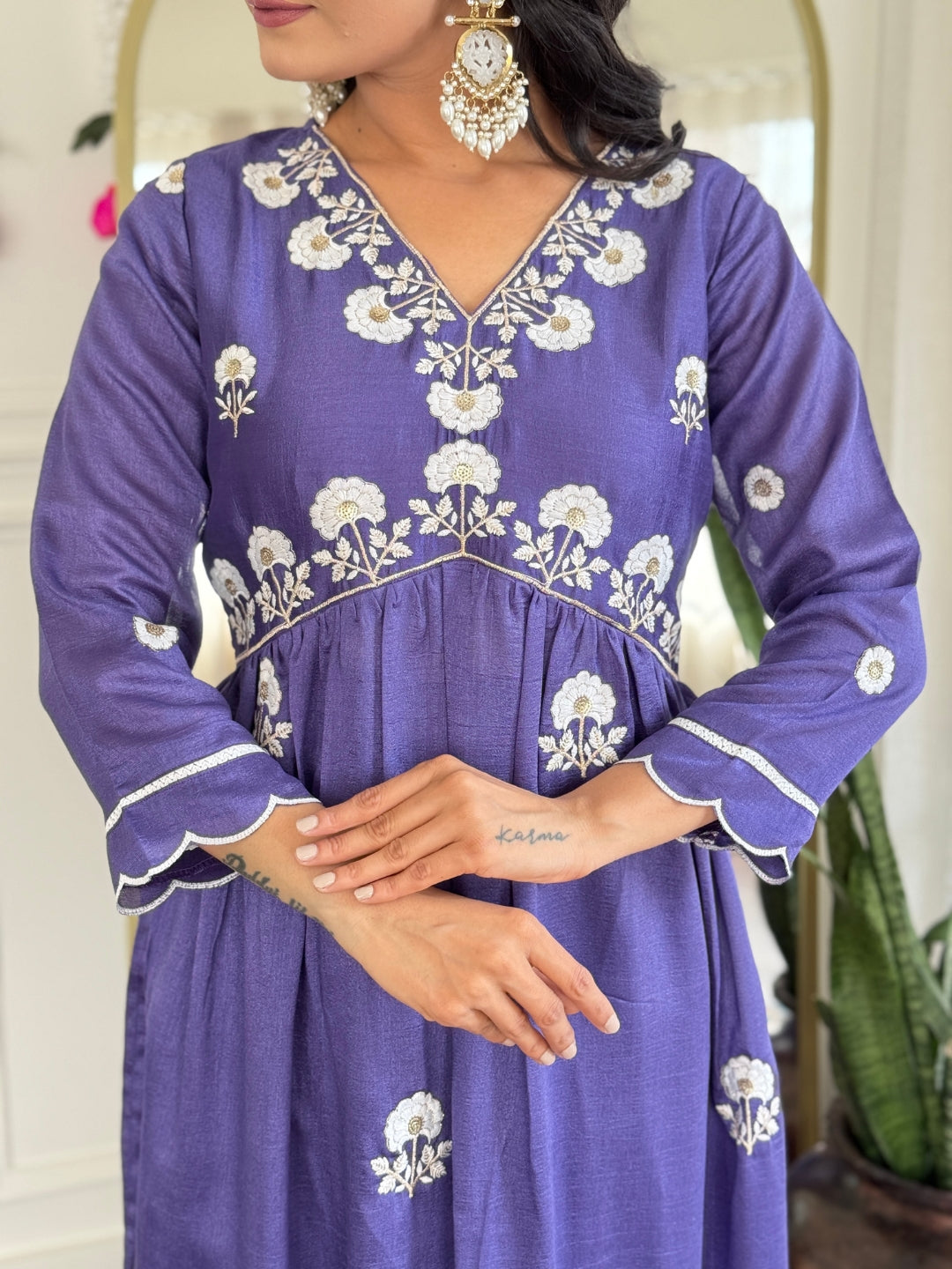 Lavender Vichitra Silk Kurta Pant with Heavy Thread Embroidery Work