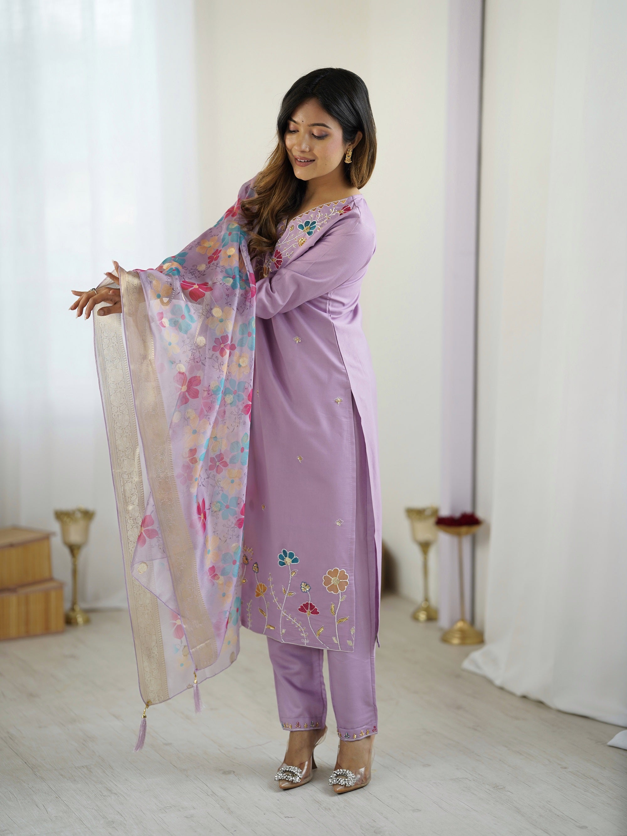 Lavender Viscose Gadhval Silk Kurta Pant Set With Thread Embroidered With Beads Work