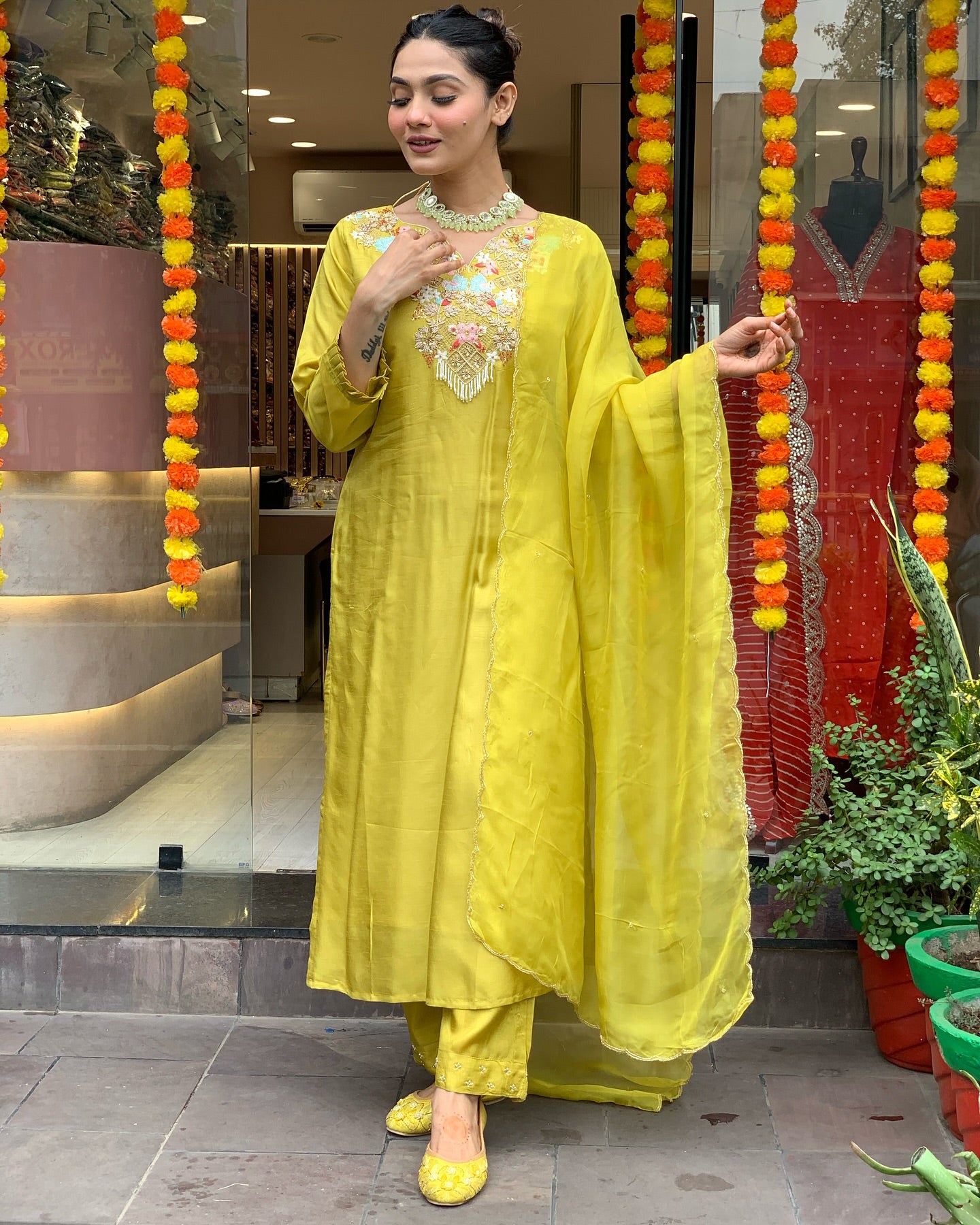 Lemon Kurta Pant Set with Heavy Thread Embroidery Work