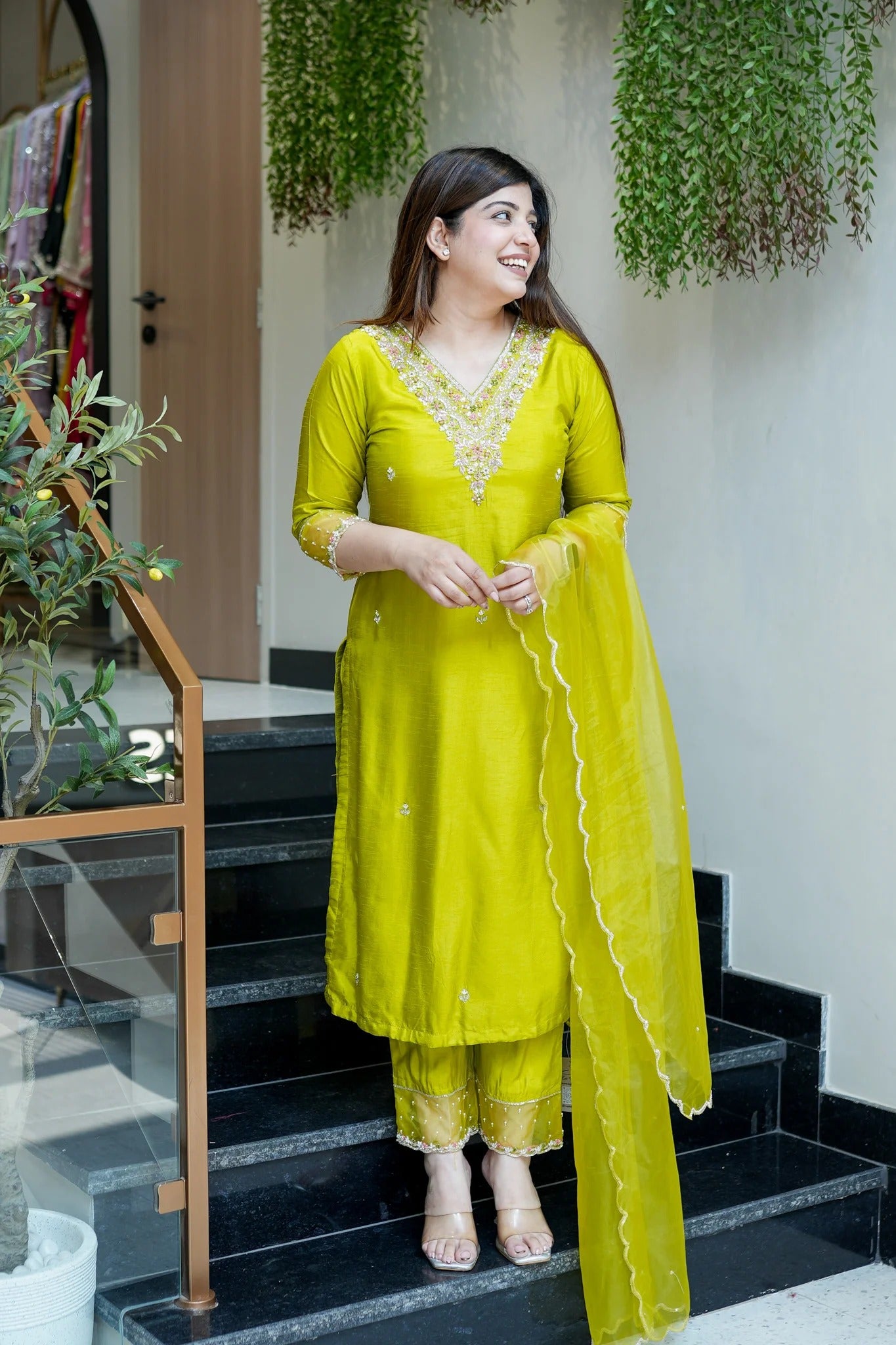 Lemon Viscose Chanderi Kurta Pant Set With Heavy Thread Embroidered Work