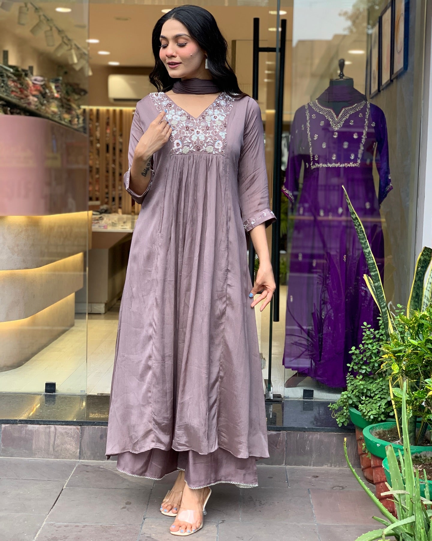 Lilac Viscose Chinon Kurta Pant Set With Embroidery Work