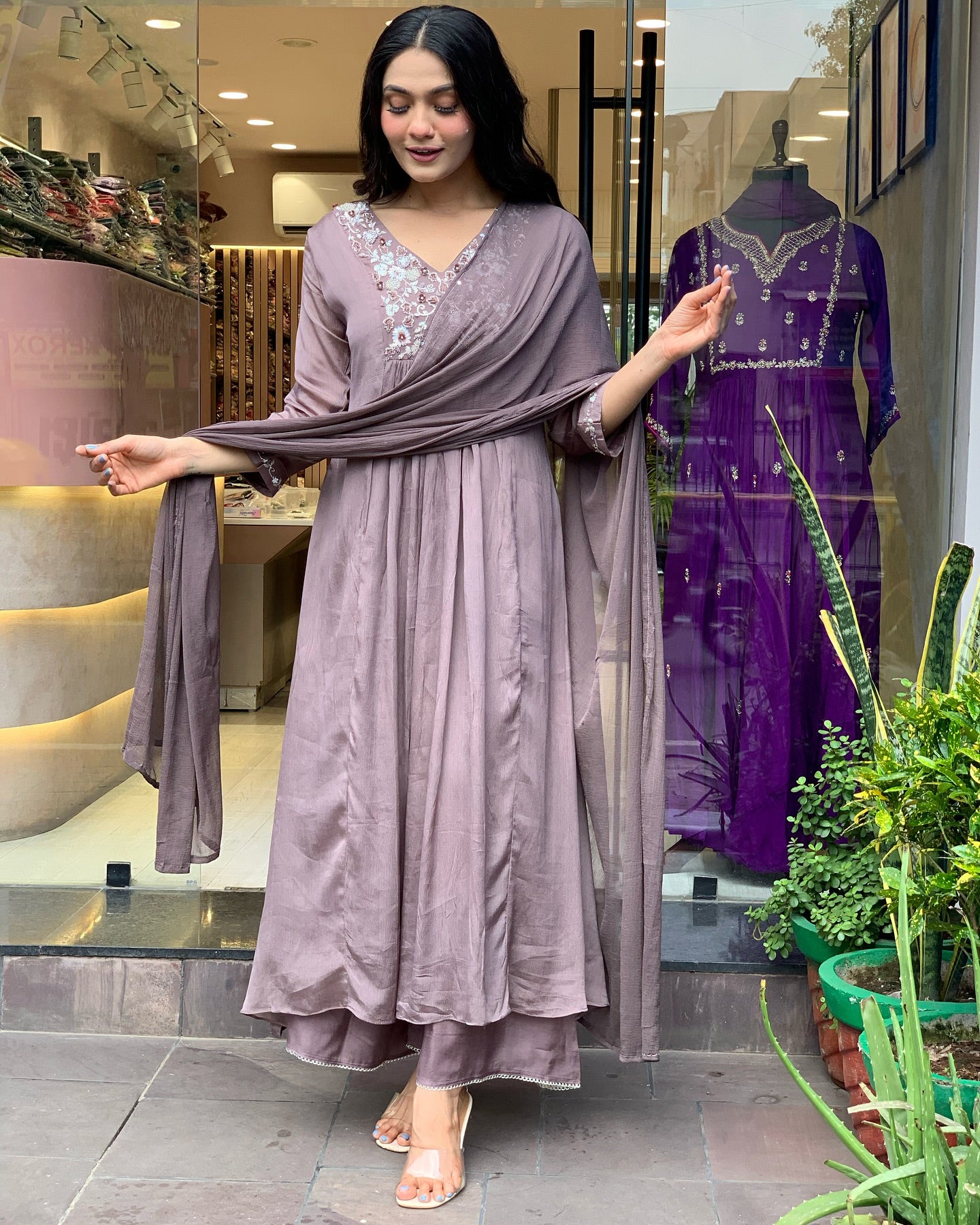 Lilac Viscose Chinon Kurta Pant Set With Embroidery Work