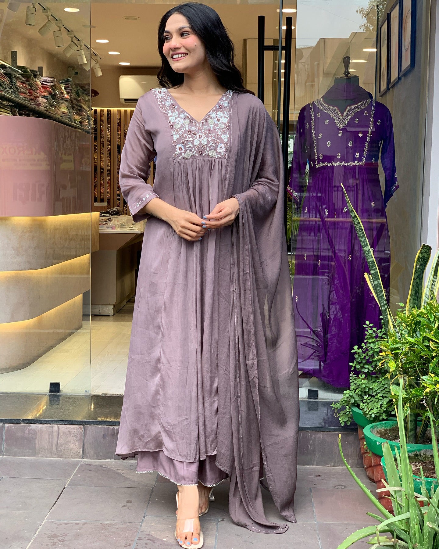 Lilac Viscose Chinon Kurta Pant Set With Embroidery Work
