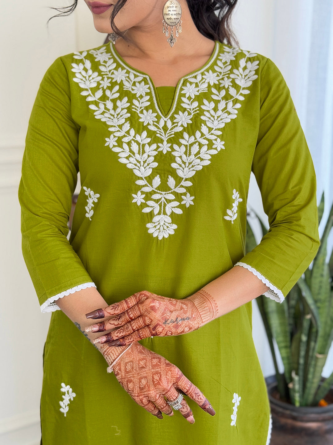 Liril Pure Cotton Elegant Kurta Pant Set With Chikankari Work