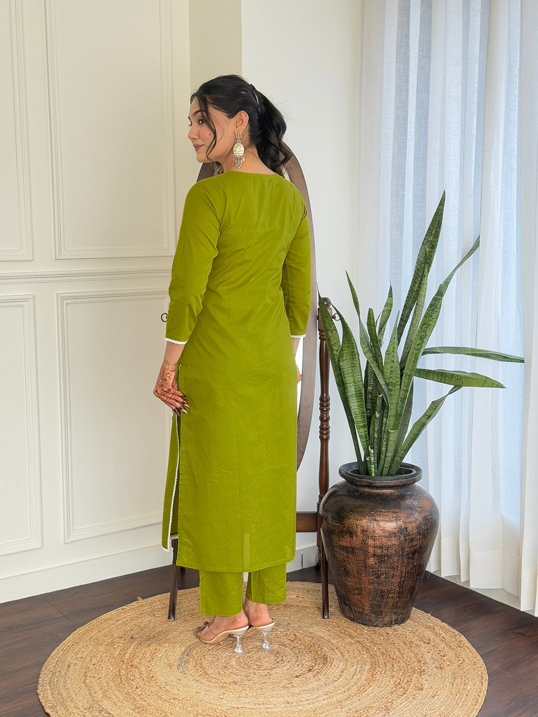 Liril Pure Cotton Elegant Kurta Pant Set With Chikankari Work