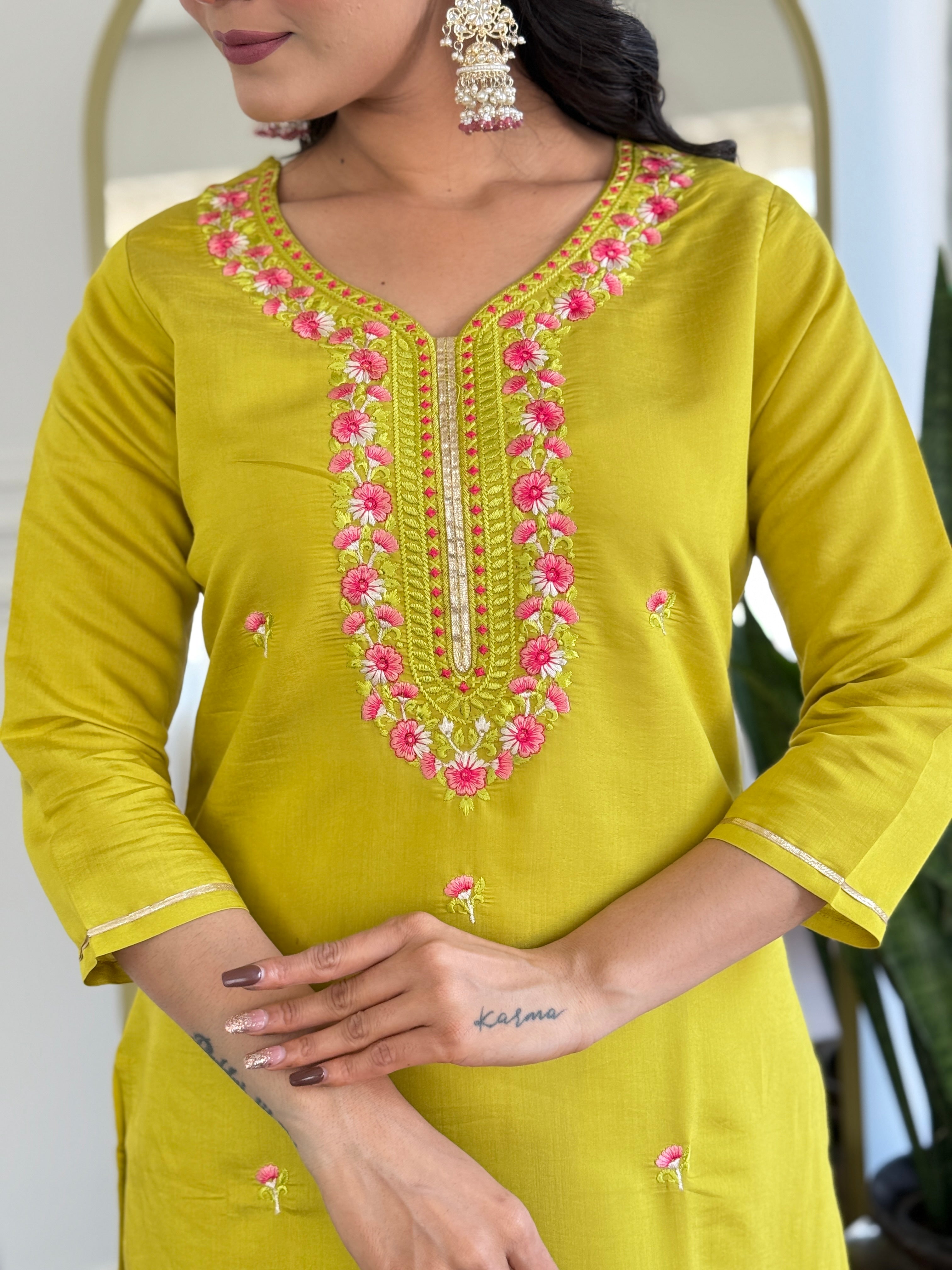 Liril Rayon Elegant Kurta Pant Set With Embroidery Work