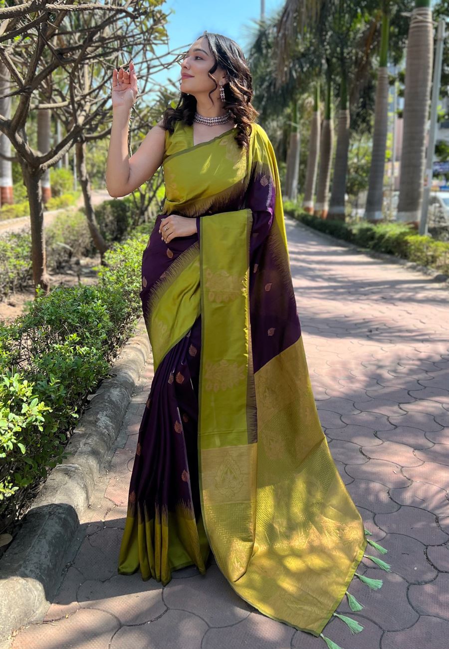 Magenta Silk Blend Saree With Floral Border Zari Woven Work