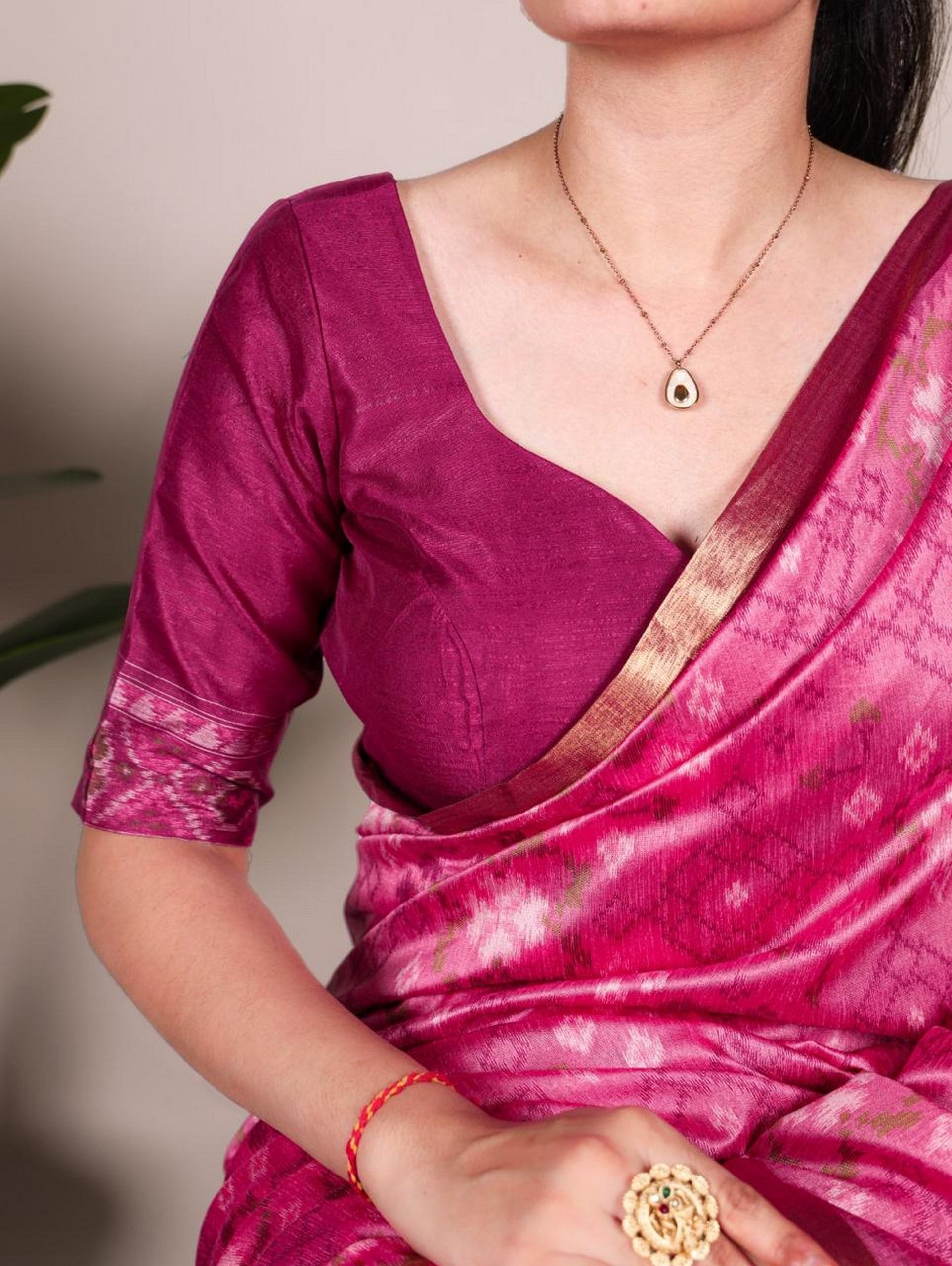 Magenta Weaving Pattern And Zari Weaving Border With Fancy Tassels Ethnic Raw Silk Saree