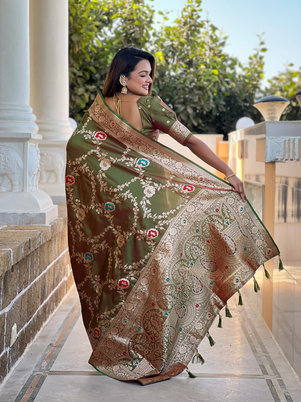 Mahendi Banarasi Silk Saree With Traditional Woven Meenakari Designer Traditional Looks