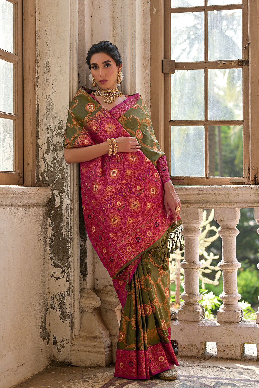 Mahendi Banarasi Silk Saree with Floral Jal and Contrast Pallu