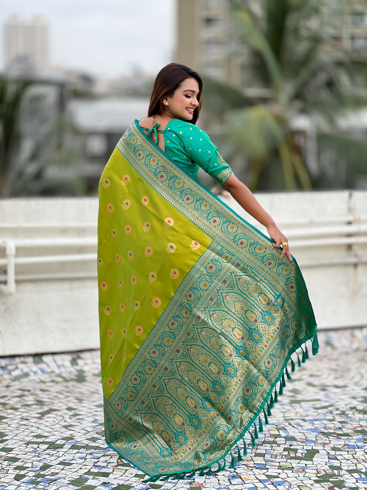 Mahendi Soft Silk Woven Meenakari Designer Trending Partywear Saree