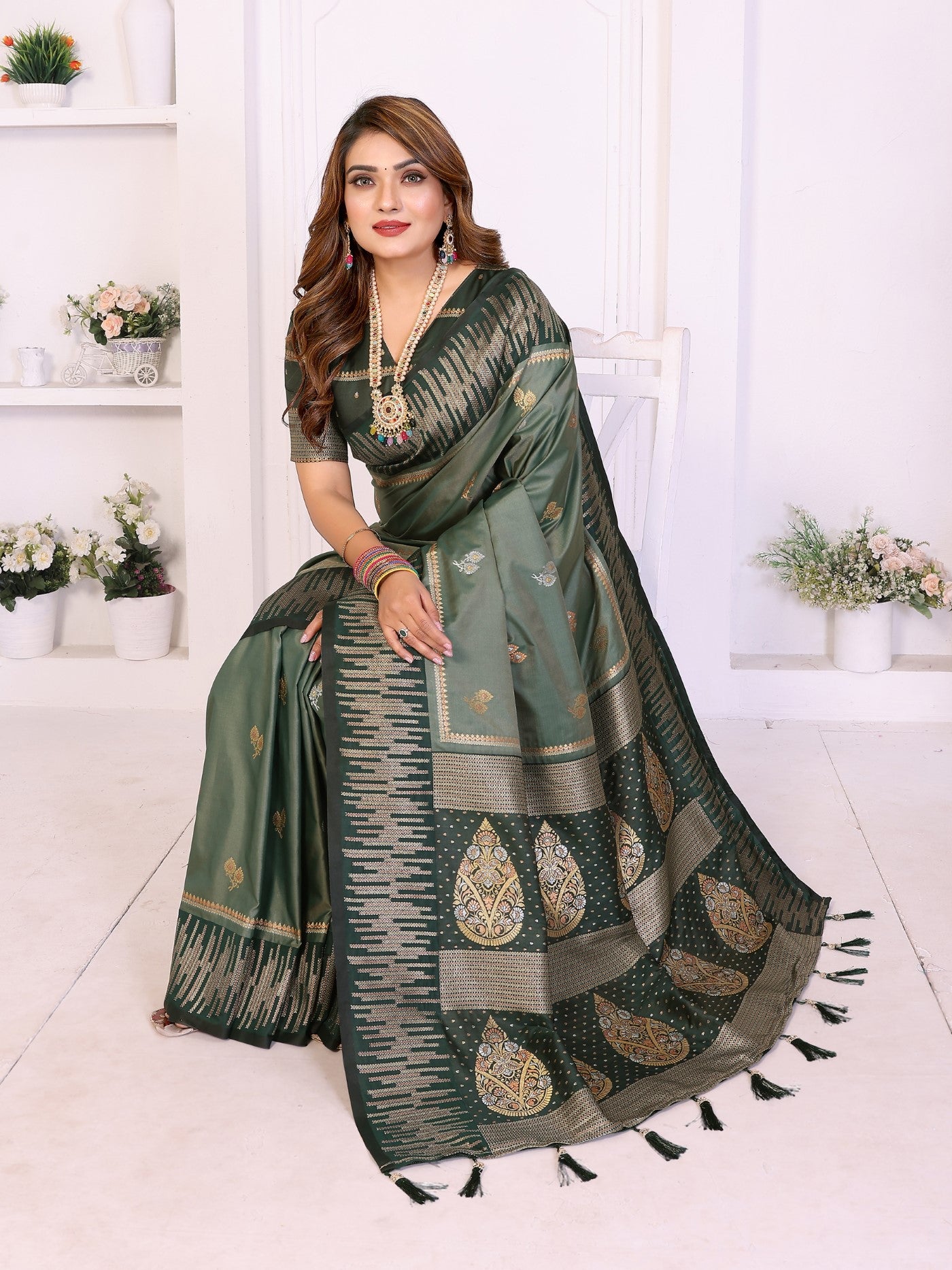 Mahendi South Soft Silk Saree With Traditional Zari Weaving