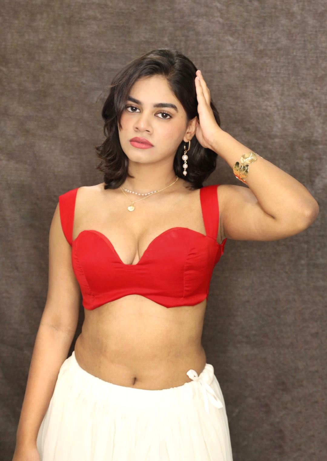 Red Sleeveless Blouse In Raw Silk With Corset Neckline And Straps On The Shoulder