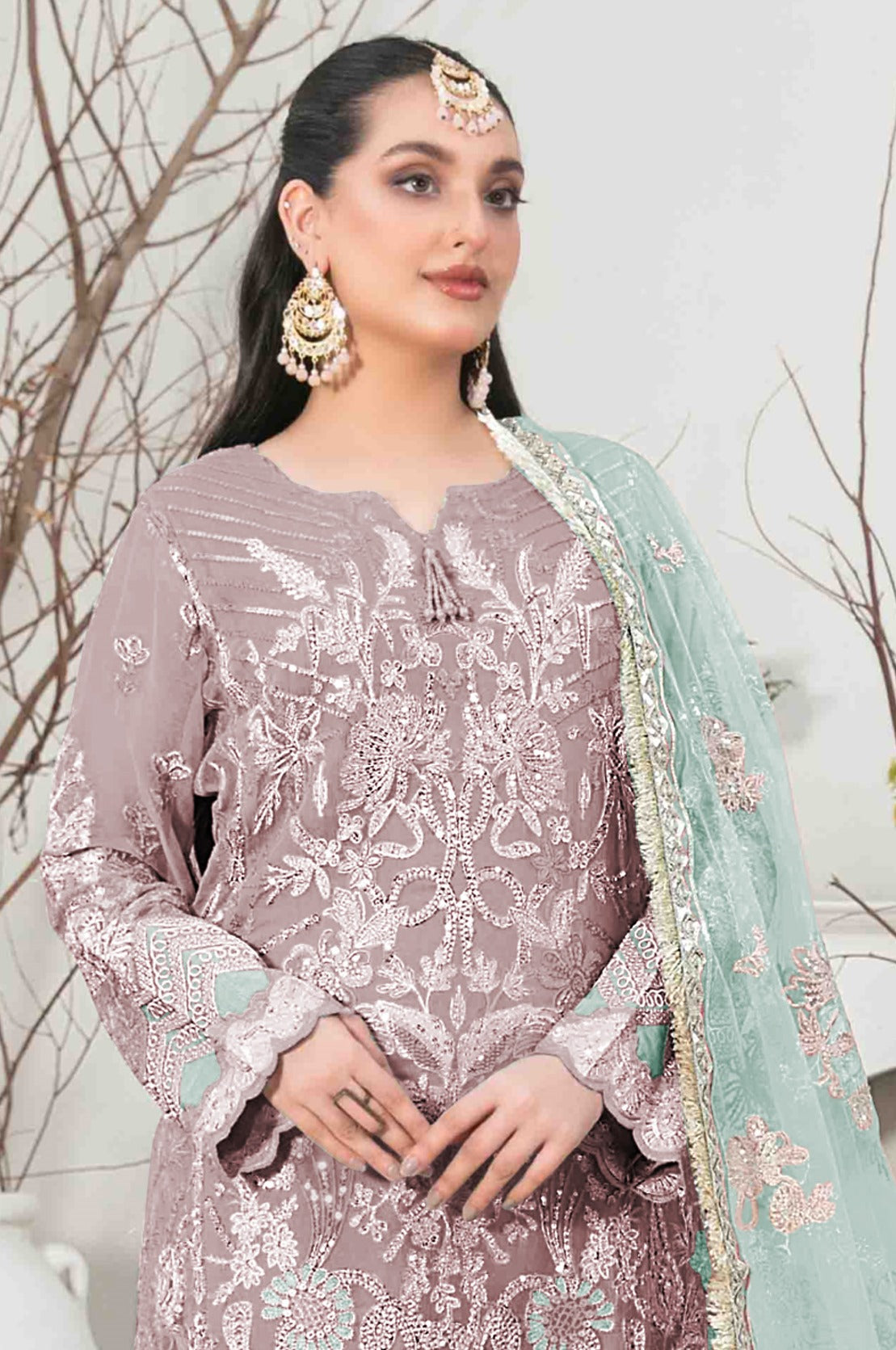 Mauve Pakistani Salwar Suit With Heavy Embroidery Work