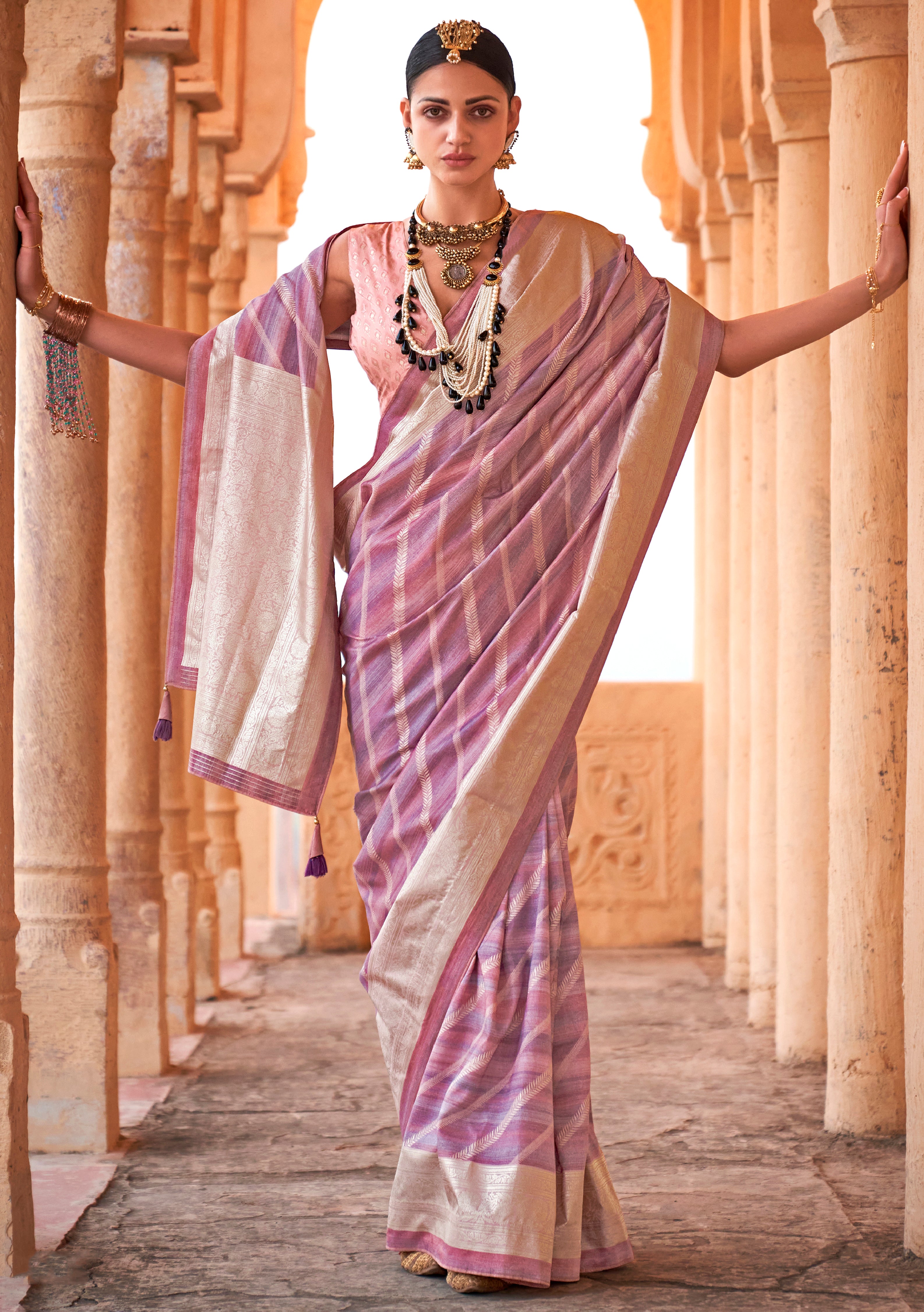 Mauve Saree With  Jacquard Woven Work