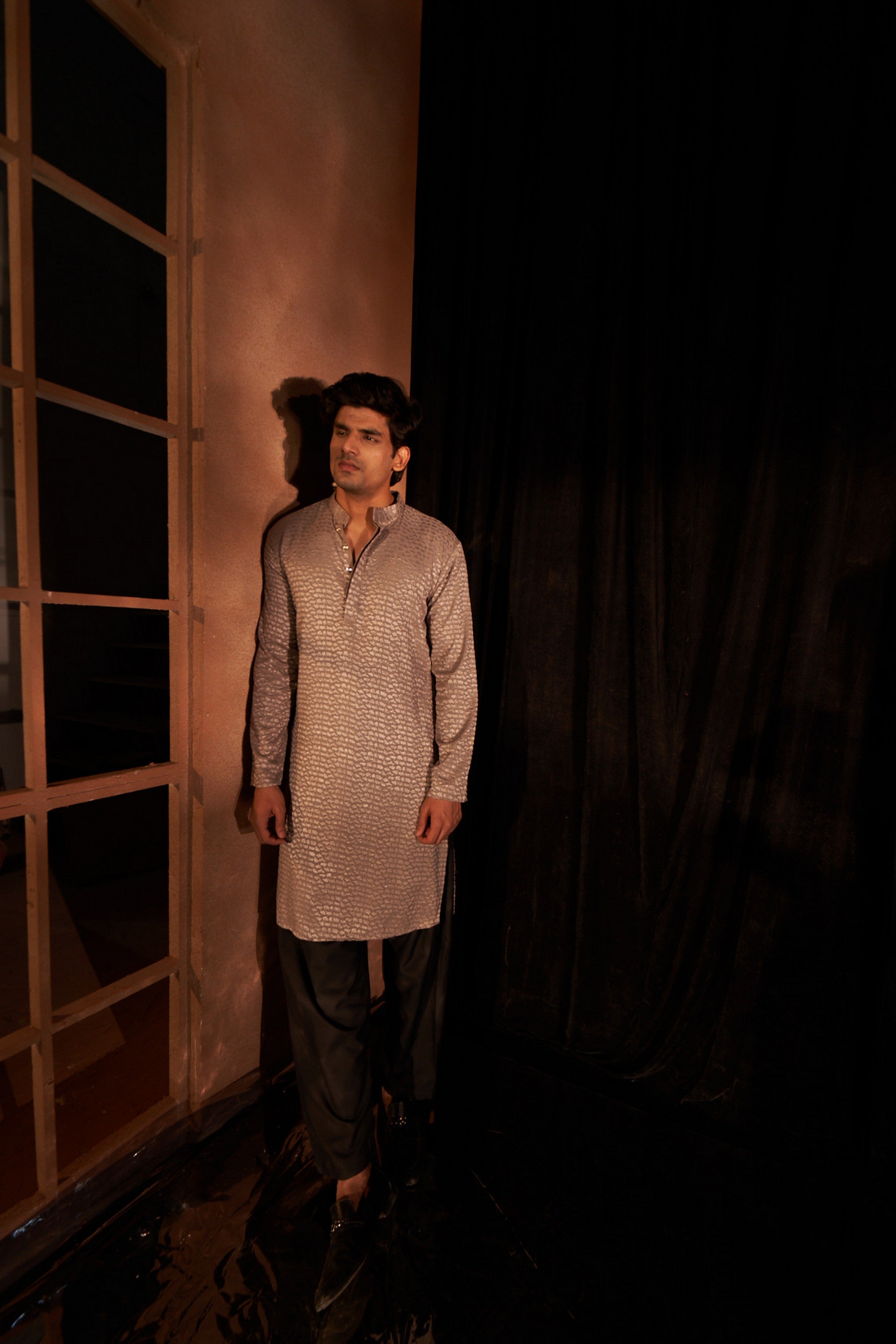 Mouve Viscose Wevon Kurta Payjama – Elegant Statement Piece