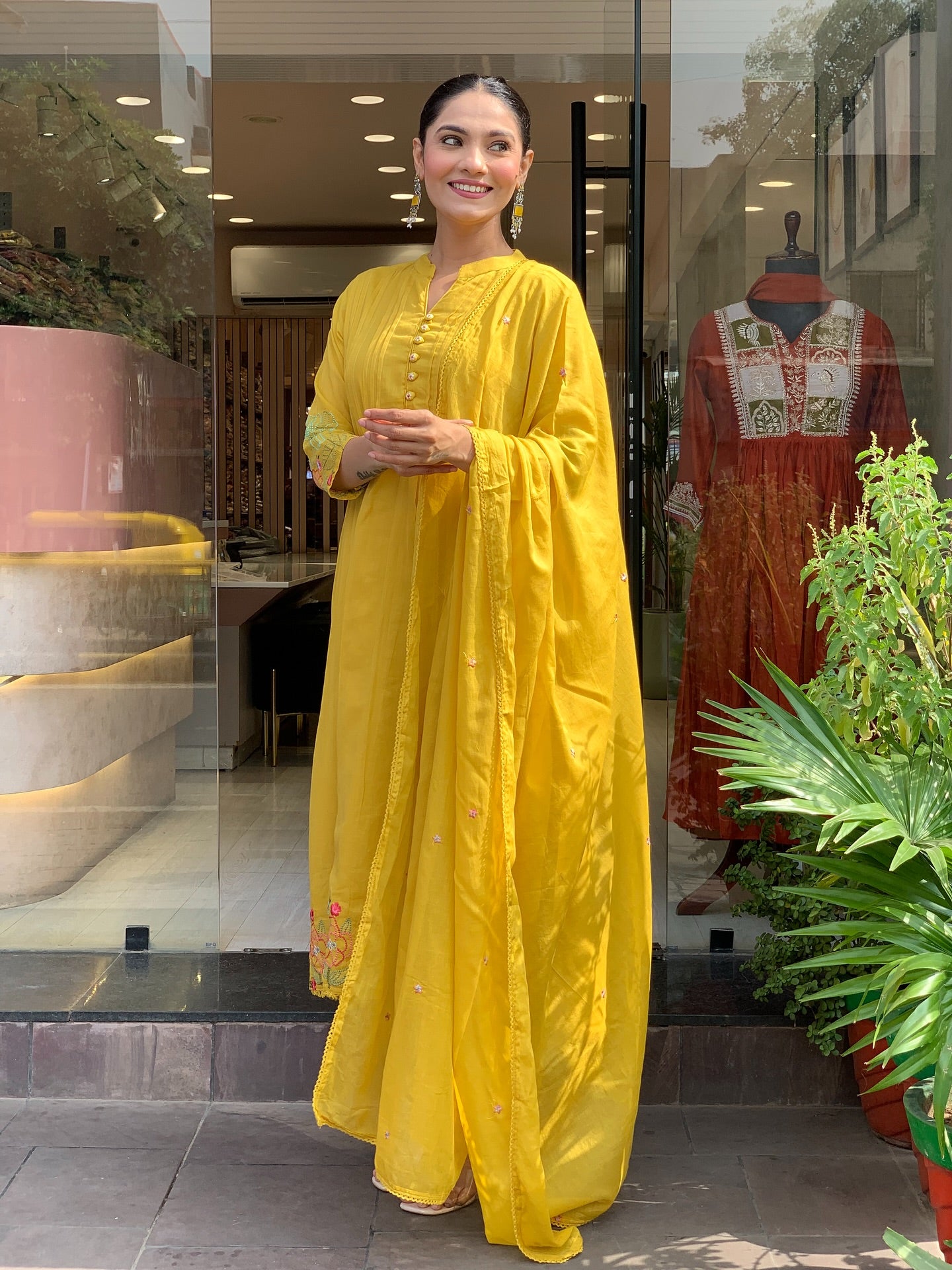 Mustard Chanderi Silk Kurta Pant Set With Heavy Thread Embroidery Work