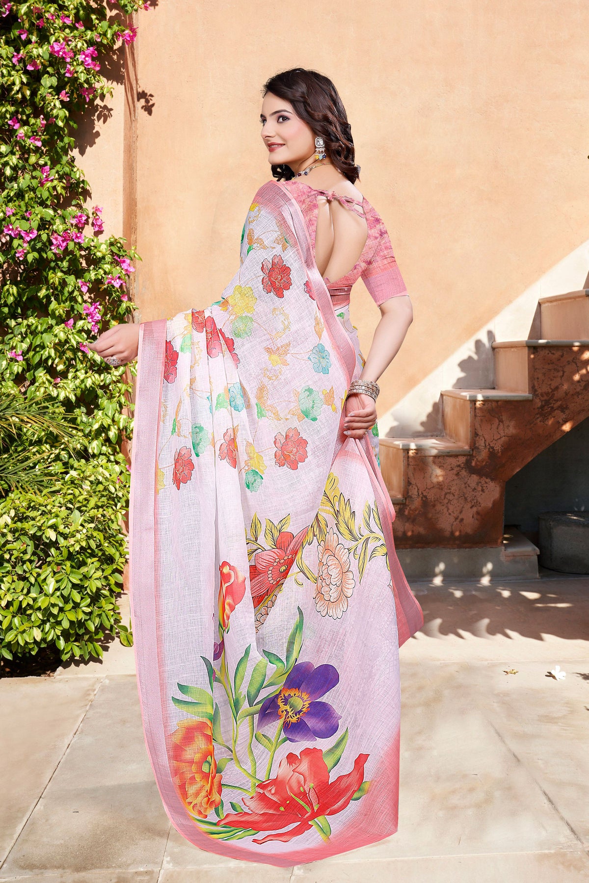Off White Beautiful Designer Printed Saree With Woven Border