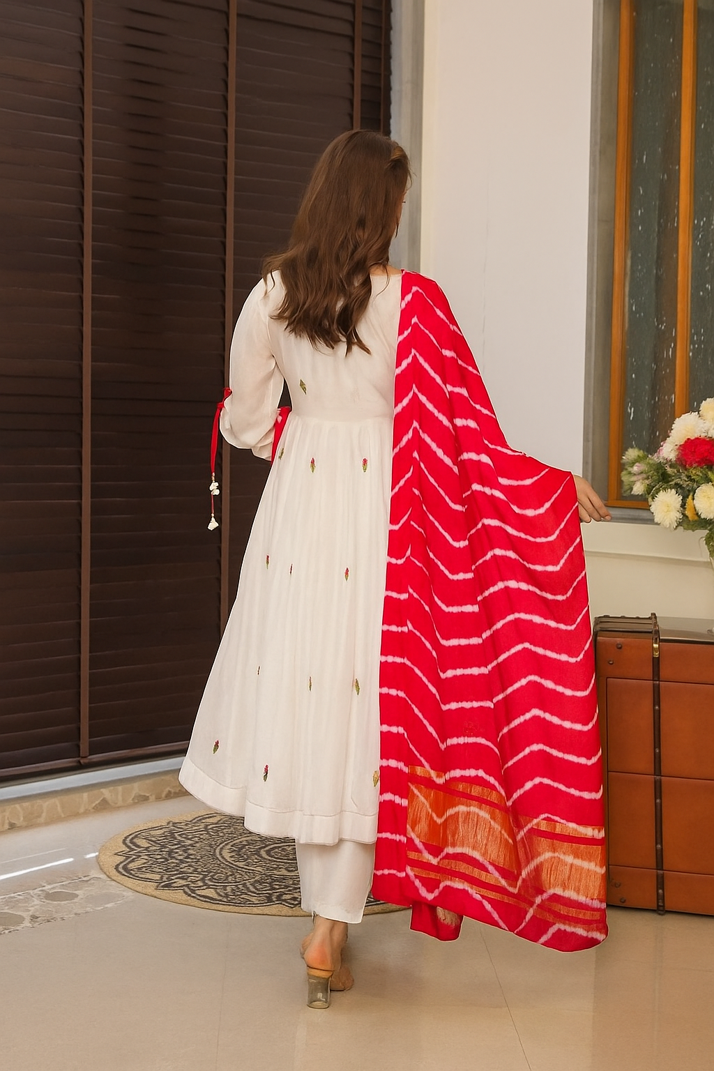 Off White Chanderi Kurta Pant Set With Heavy Thread Embroidery Work With Printed Dupatta