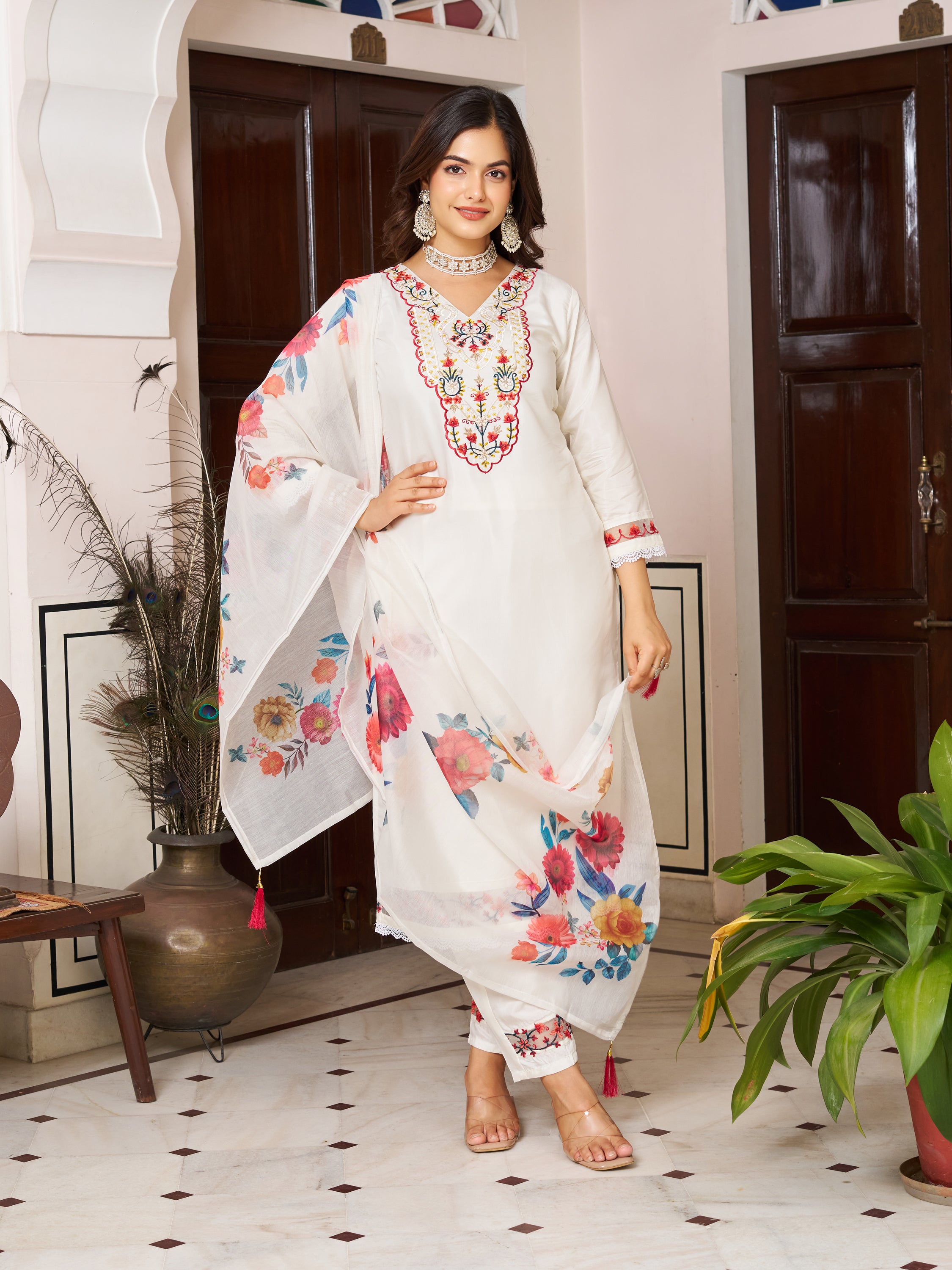 Off White Chanderi Silk Kurta Pant Set With Heavy Thread Embroidery Work With Printed Dupatta