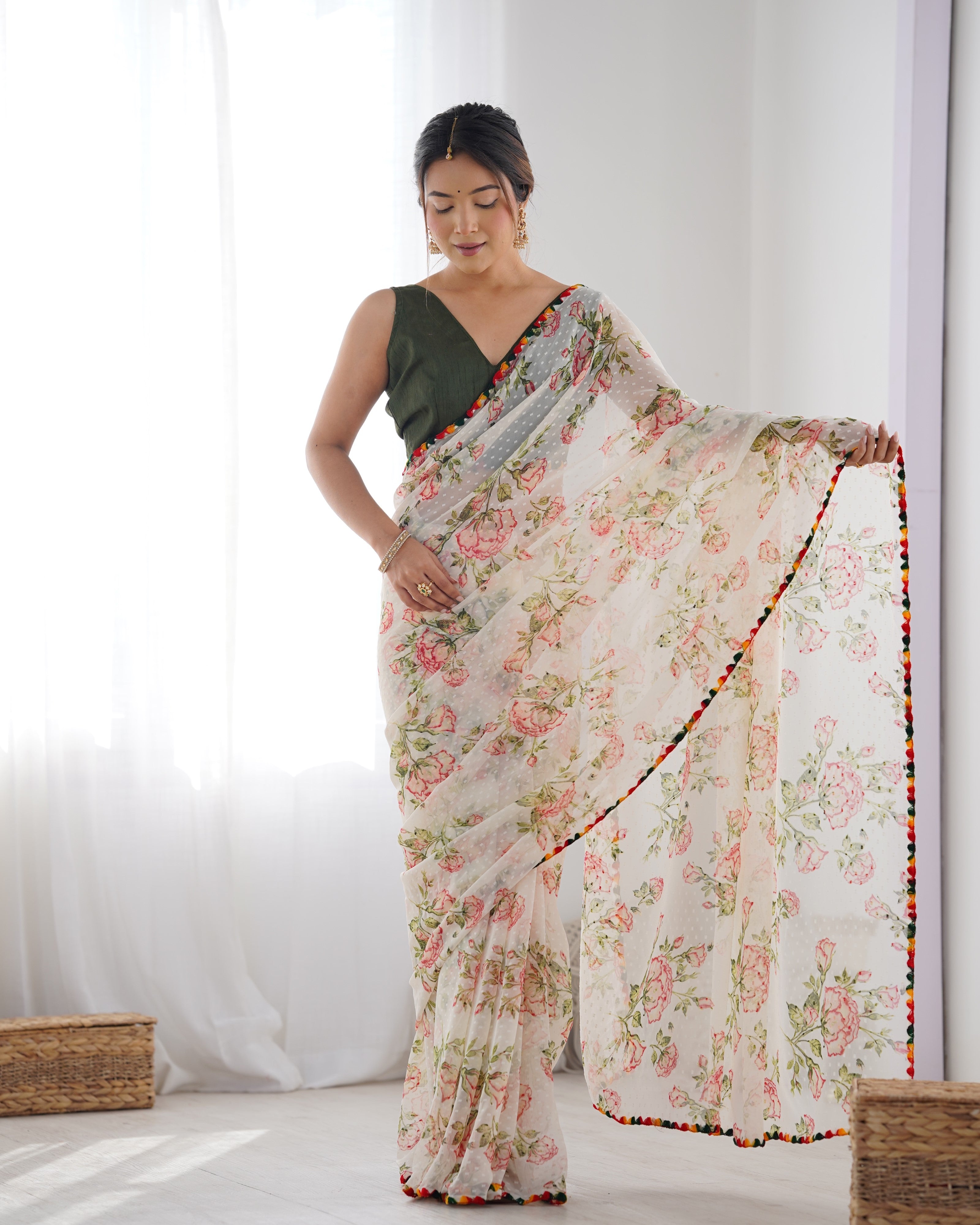 Off White Georgette Graceful Ethnic Partywear Saree