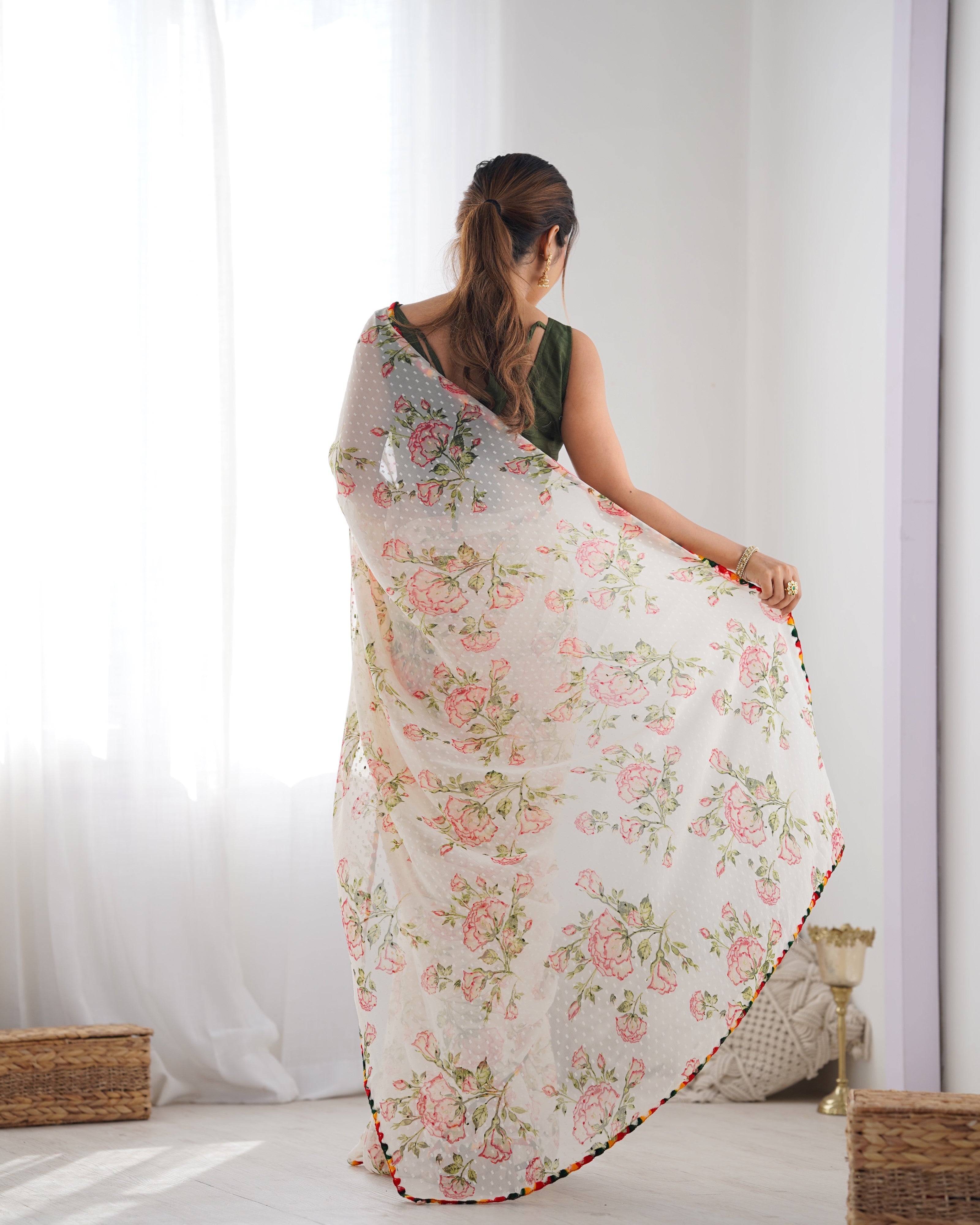 Off White Georgette Graceful Ethnic Partywear Saree