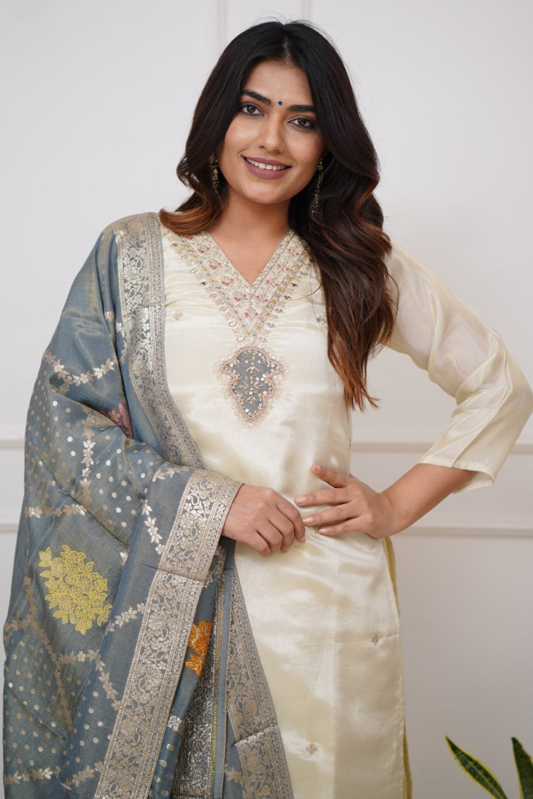Off White Kurta Pant Set with Heavy Thread Embroidery Work With Jacquard Dupatta