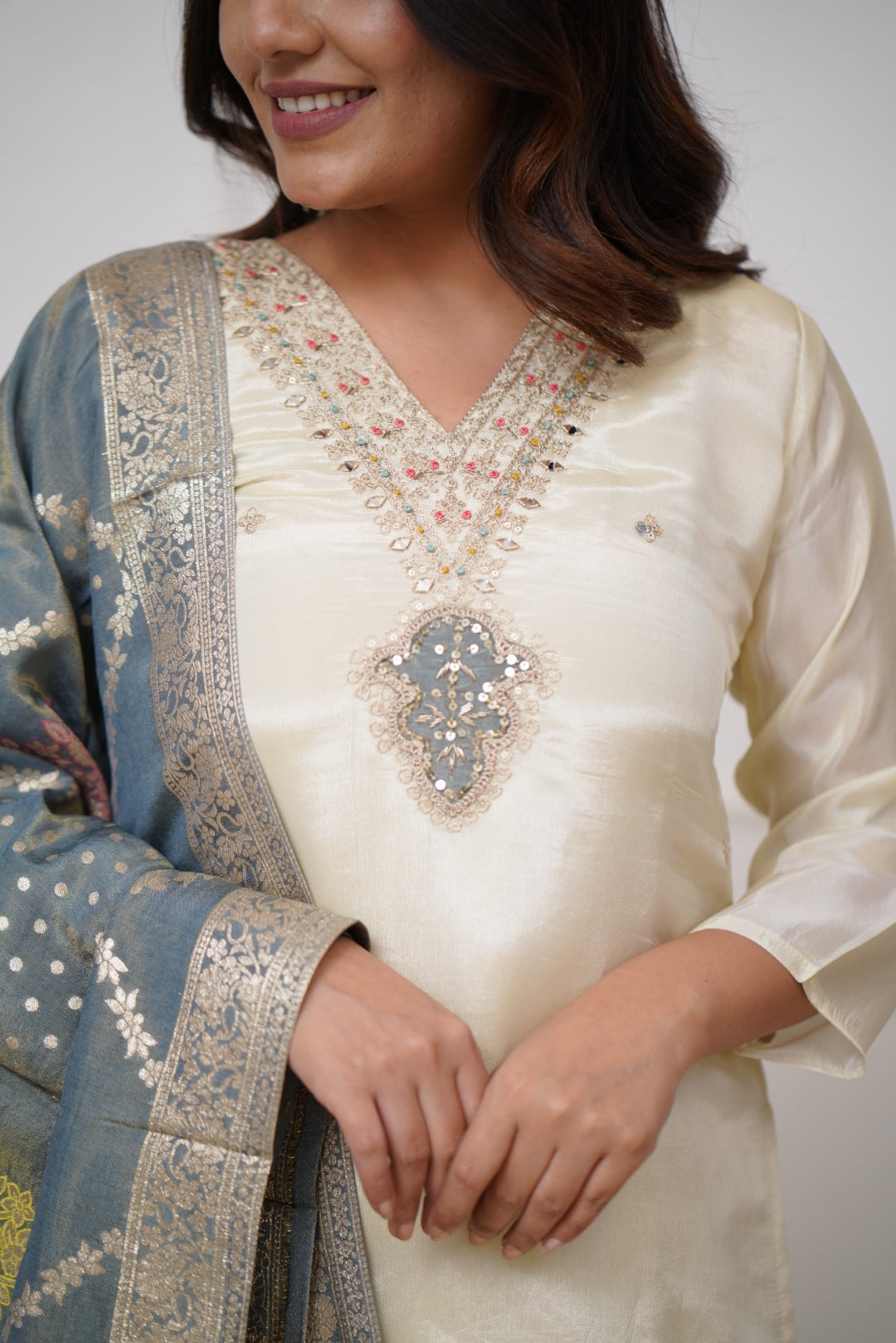 Off White Kurta Pant Set with Heavy Thread Embroidery Work With Jacquard Dupatta