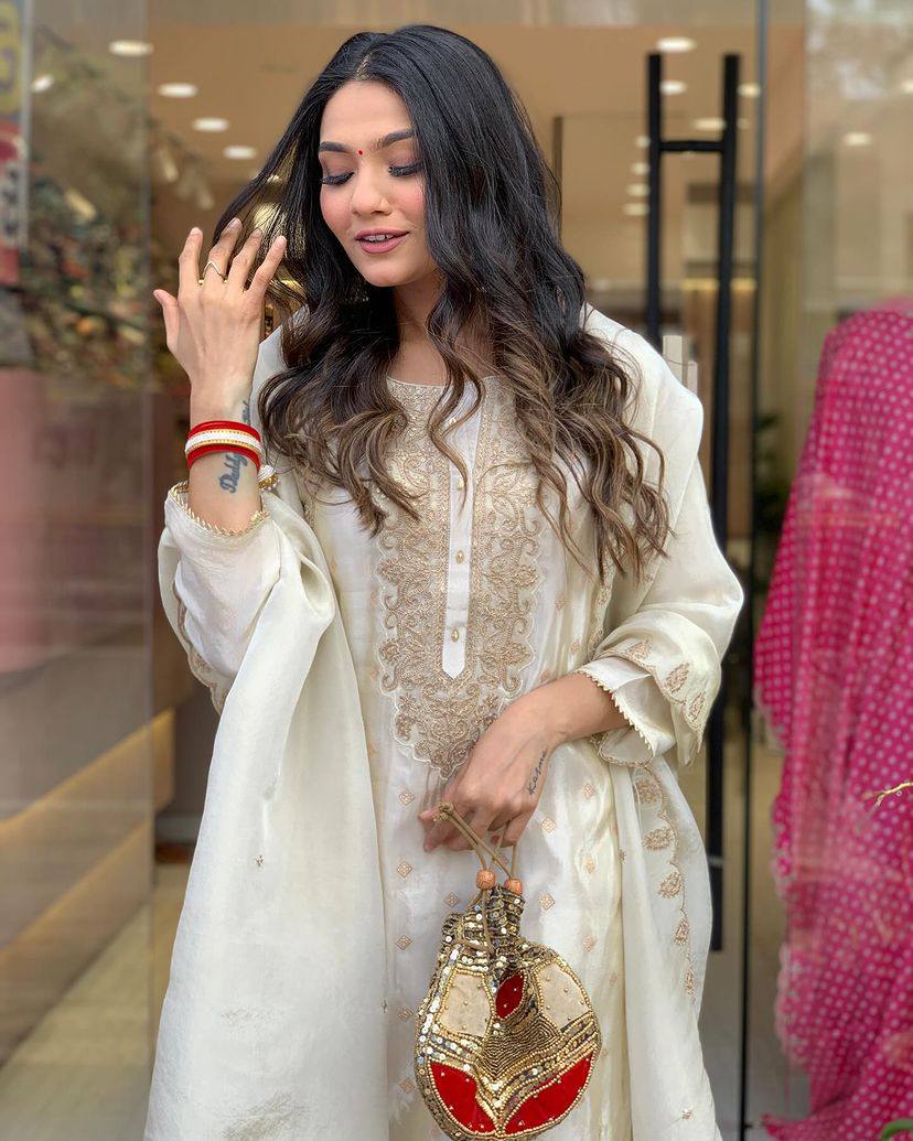 Off White Pure Viscose Jacquard Kurta Pant Set With Embroidery Work