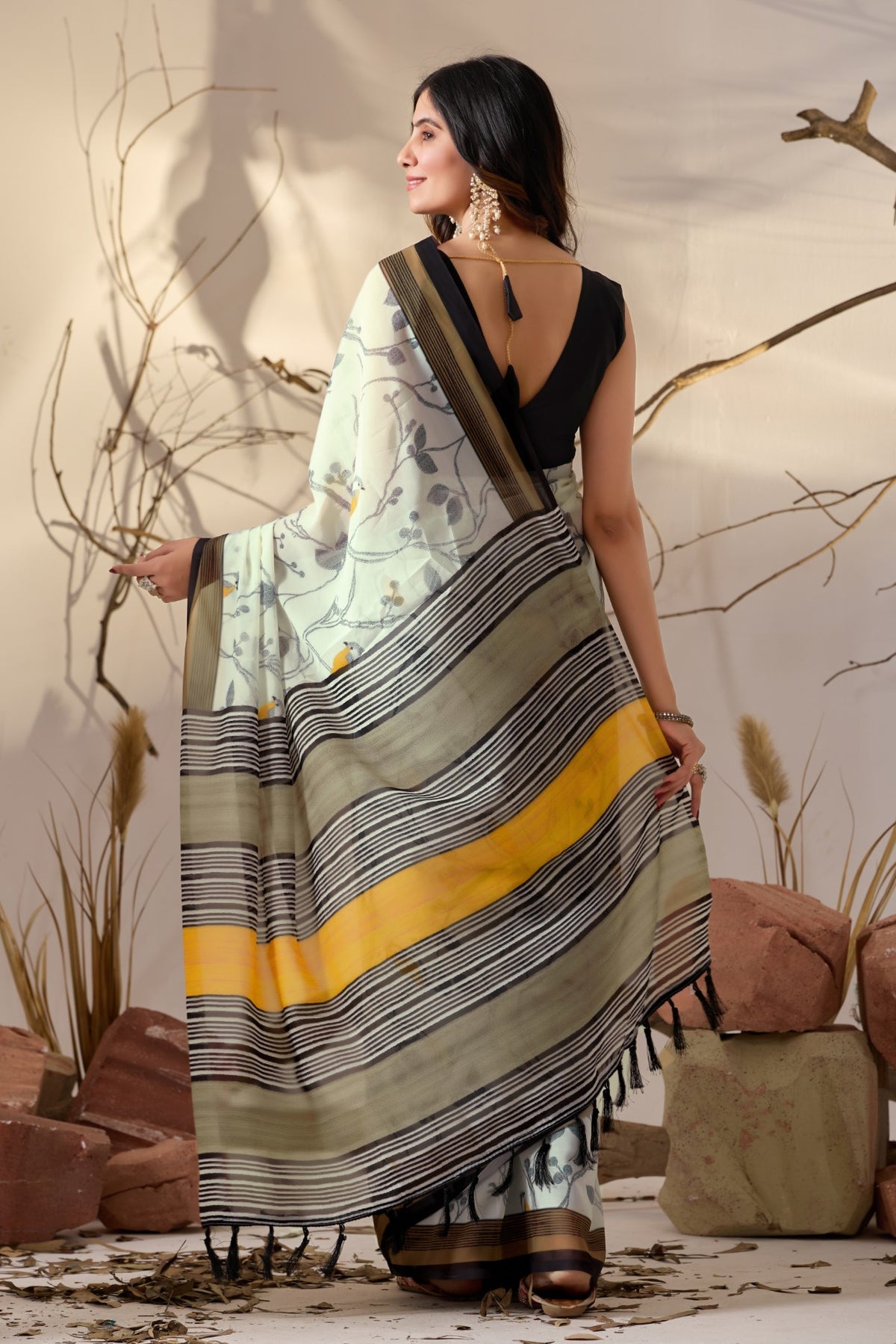 Off White Soft Georgette Saree With Digital Printed Elegant Designer Saree
