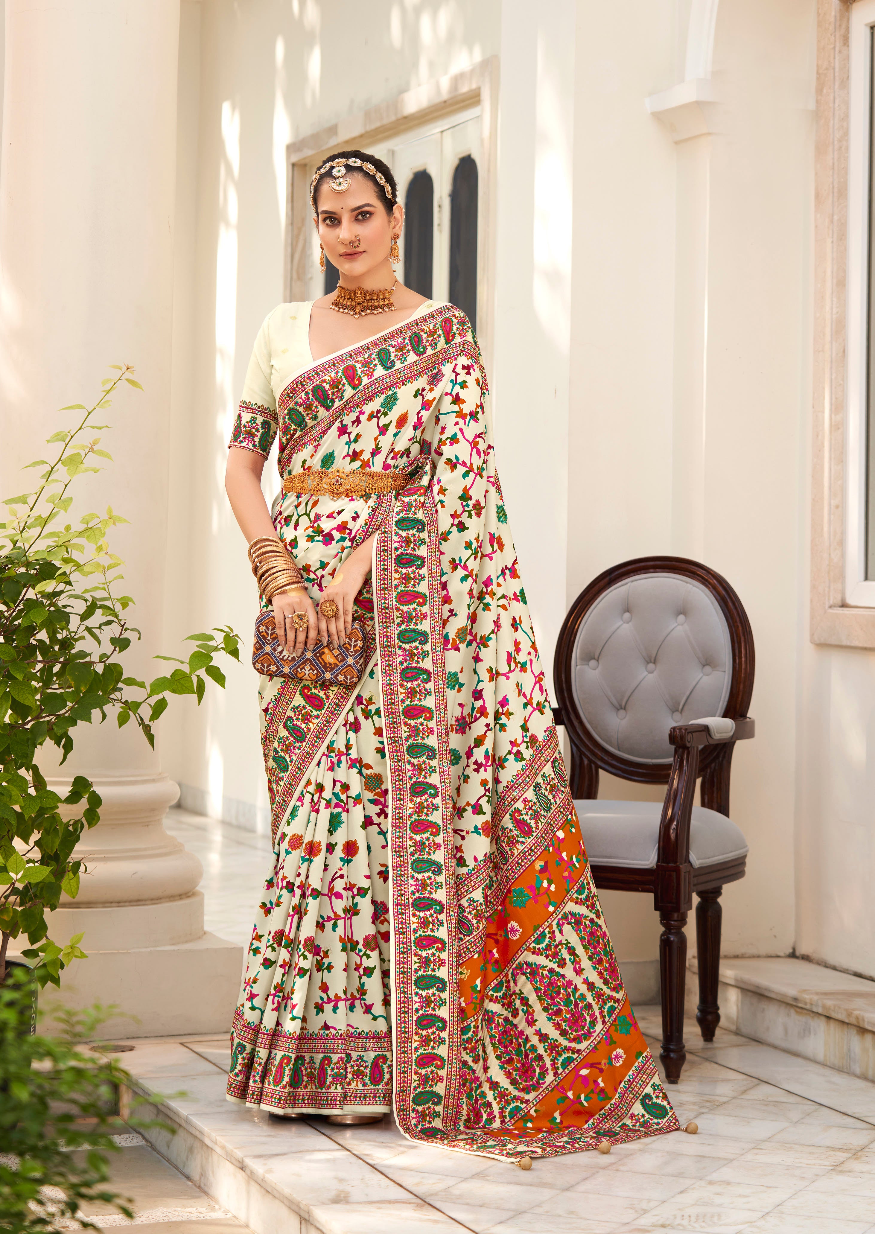 Off White Velvet Tussar Silk Woven Designer With Floral Printed Ethnic Wedding Wear Saree