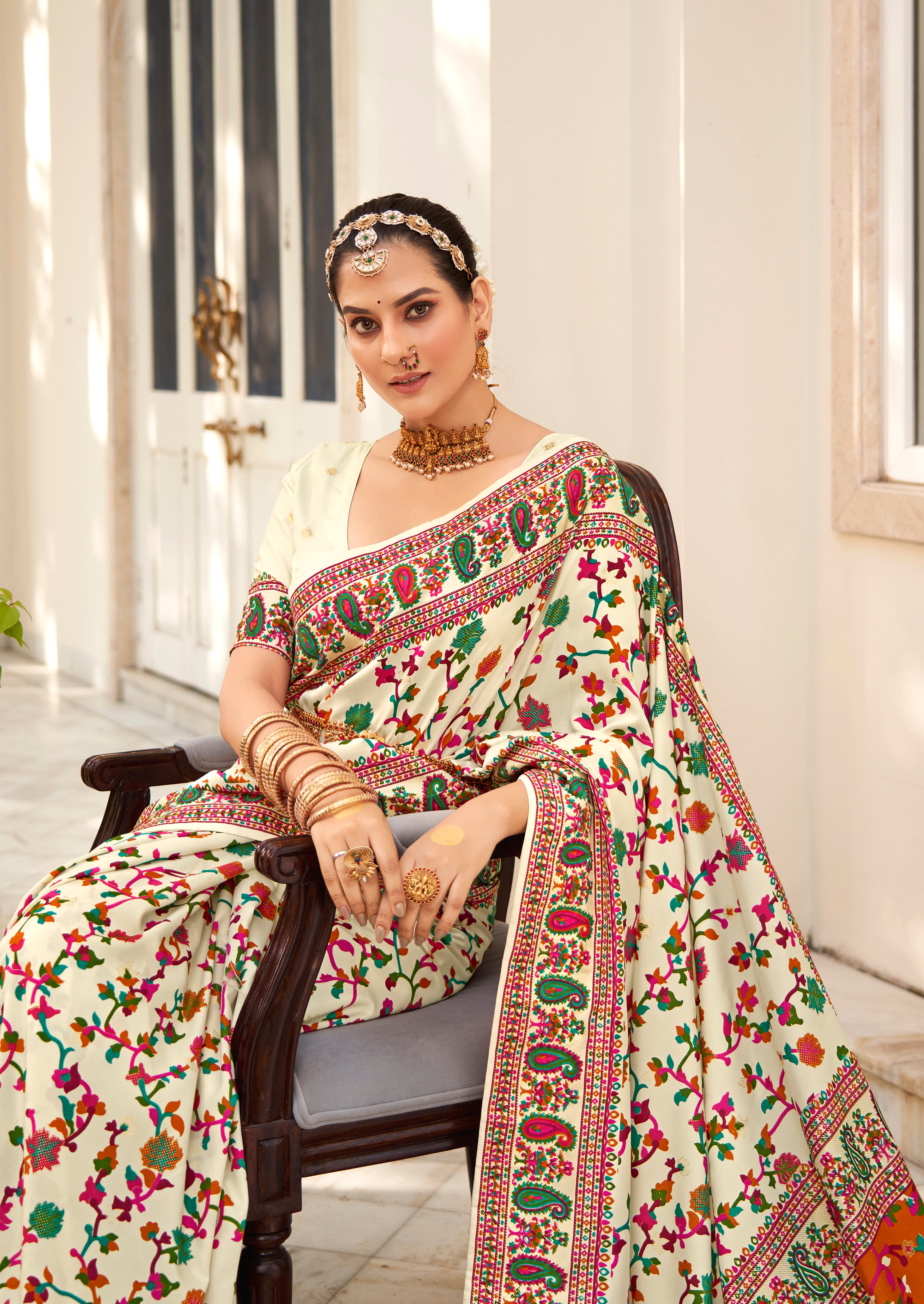 Off White Velvet Tussar Silk Woven Designer With Floral Printed Ethnic Wedding Wear Saree