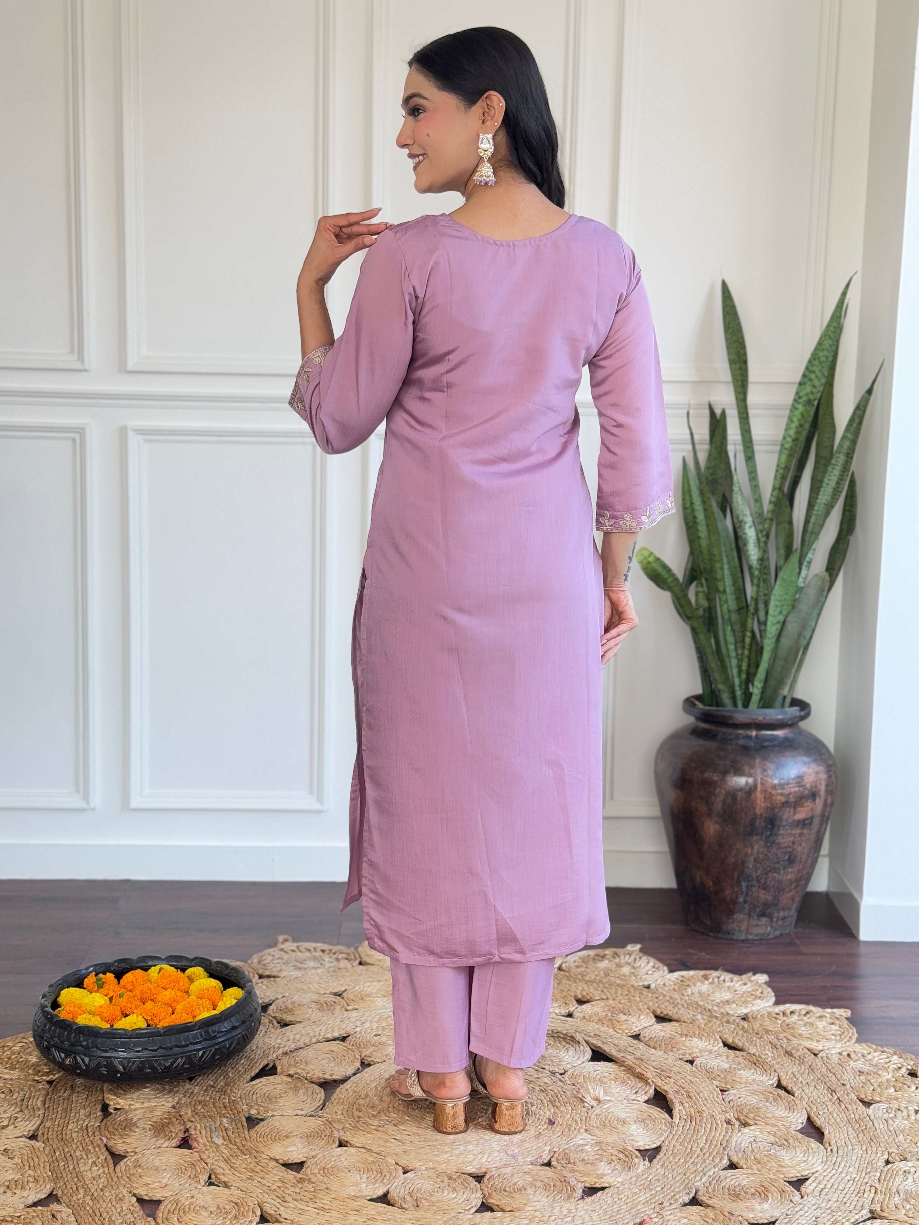 Onion Pink Chanderi Kurta Pant With Heavy Thread Embroidery