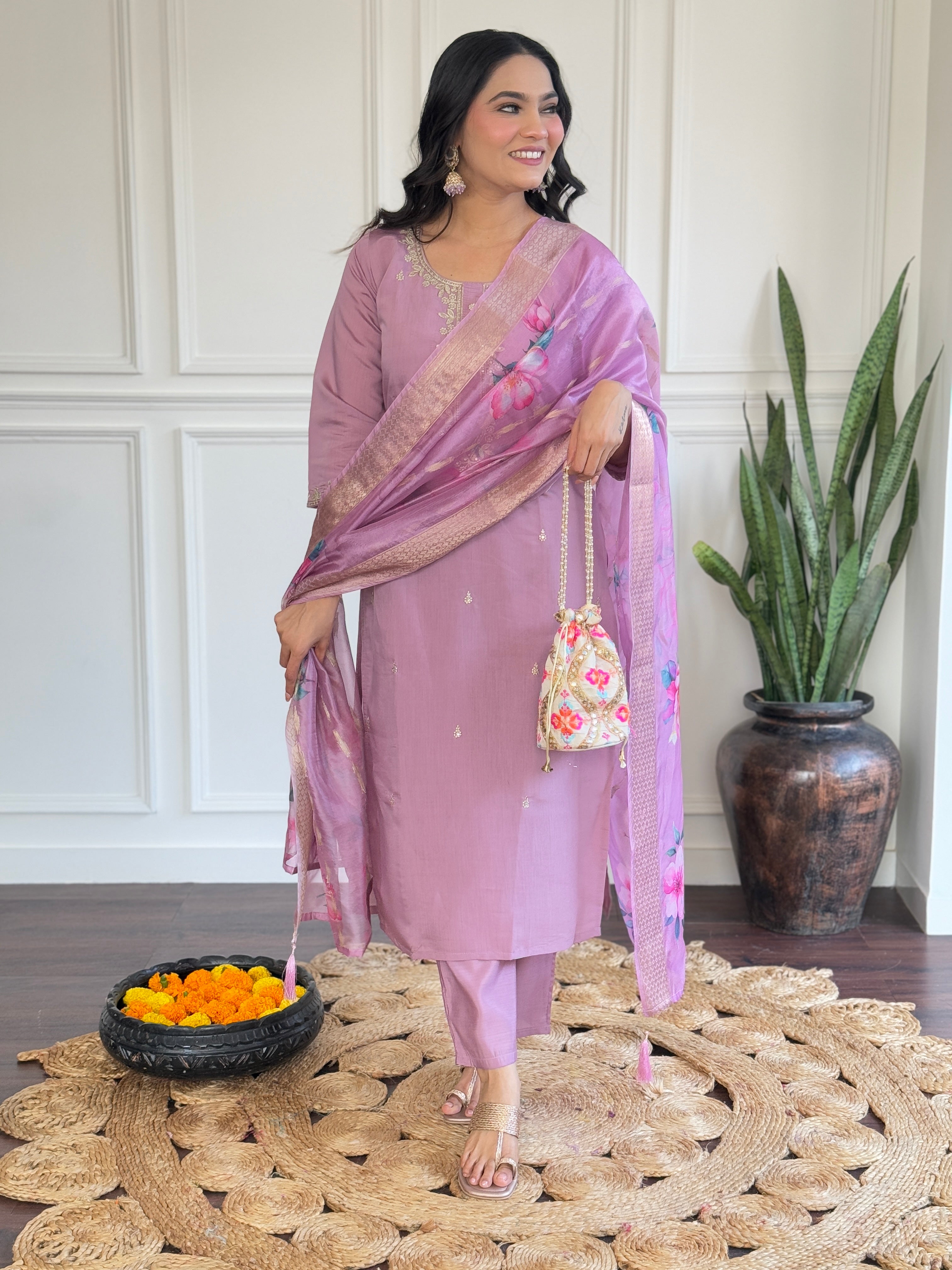 Onion Pink Chanderi Kurta Pant With Heavy Thread Embroidery