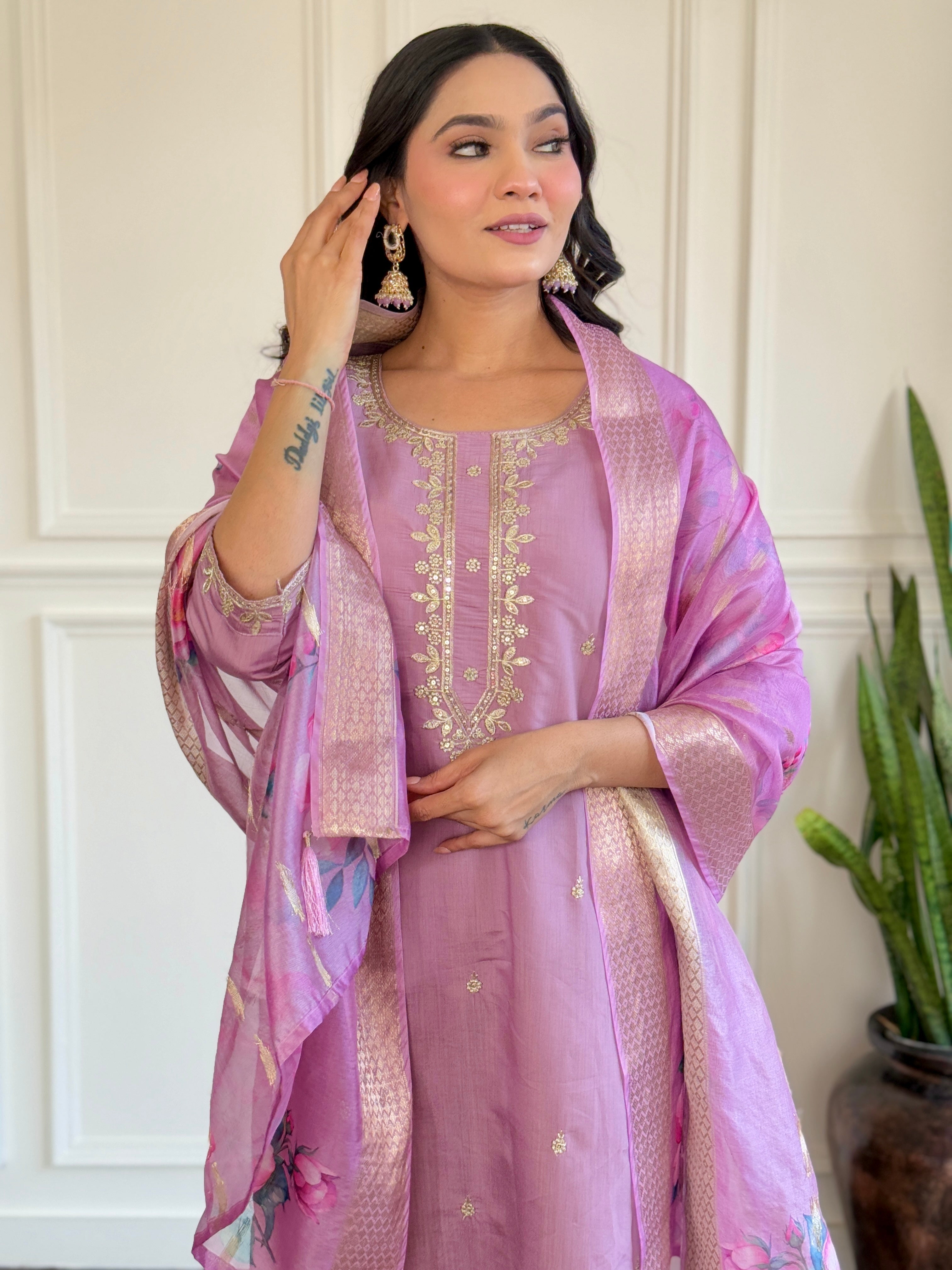 Onion Pink Chanderi Kurta Pant With Heavy Thread Embroidery