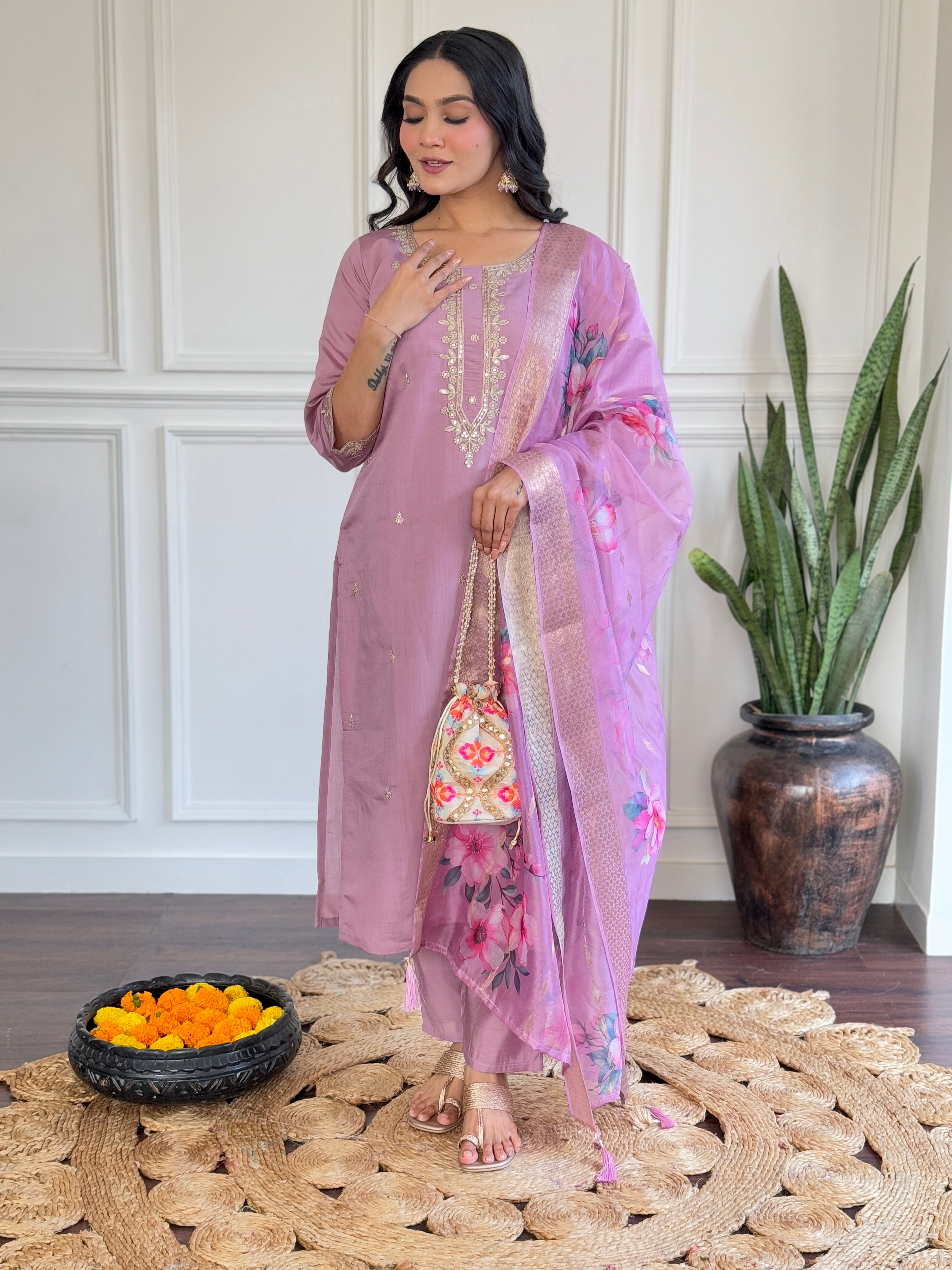 Onion Pink Chanderi Kurta Pant With Heavy Thread Embroidery