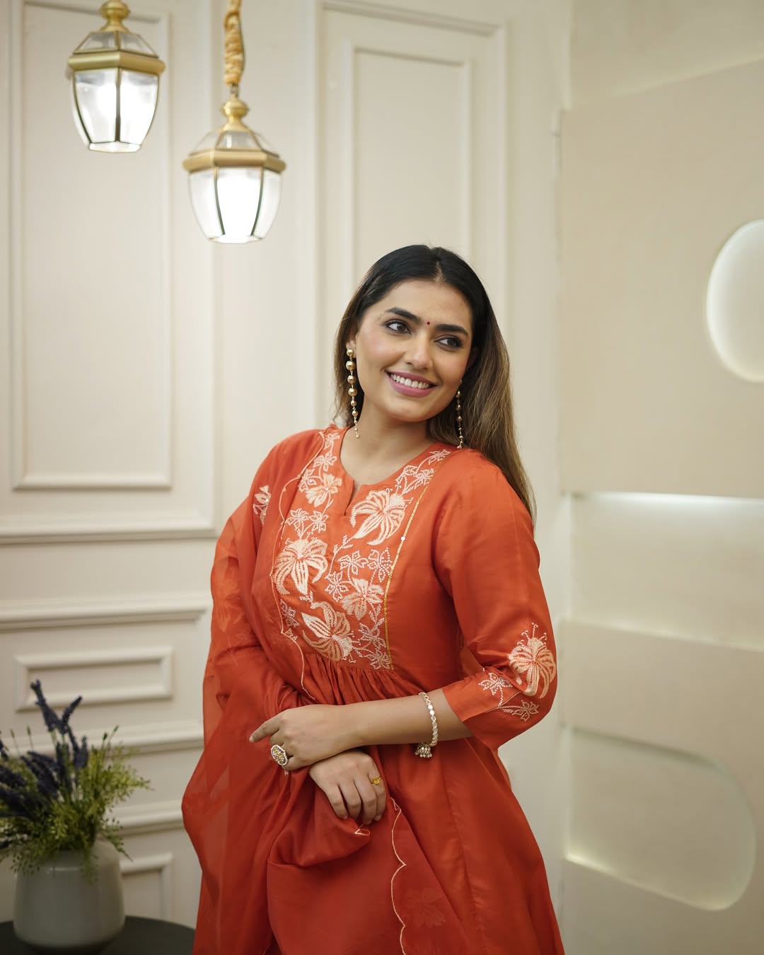 Orange Chinon Kurta Pant Set With Heavy Thread Embroidery Work
