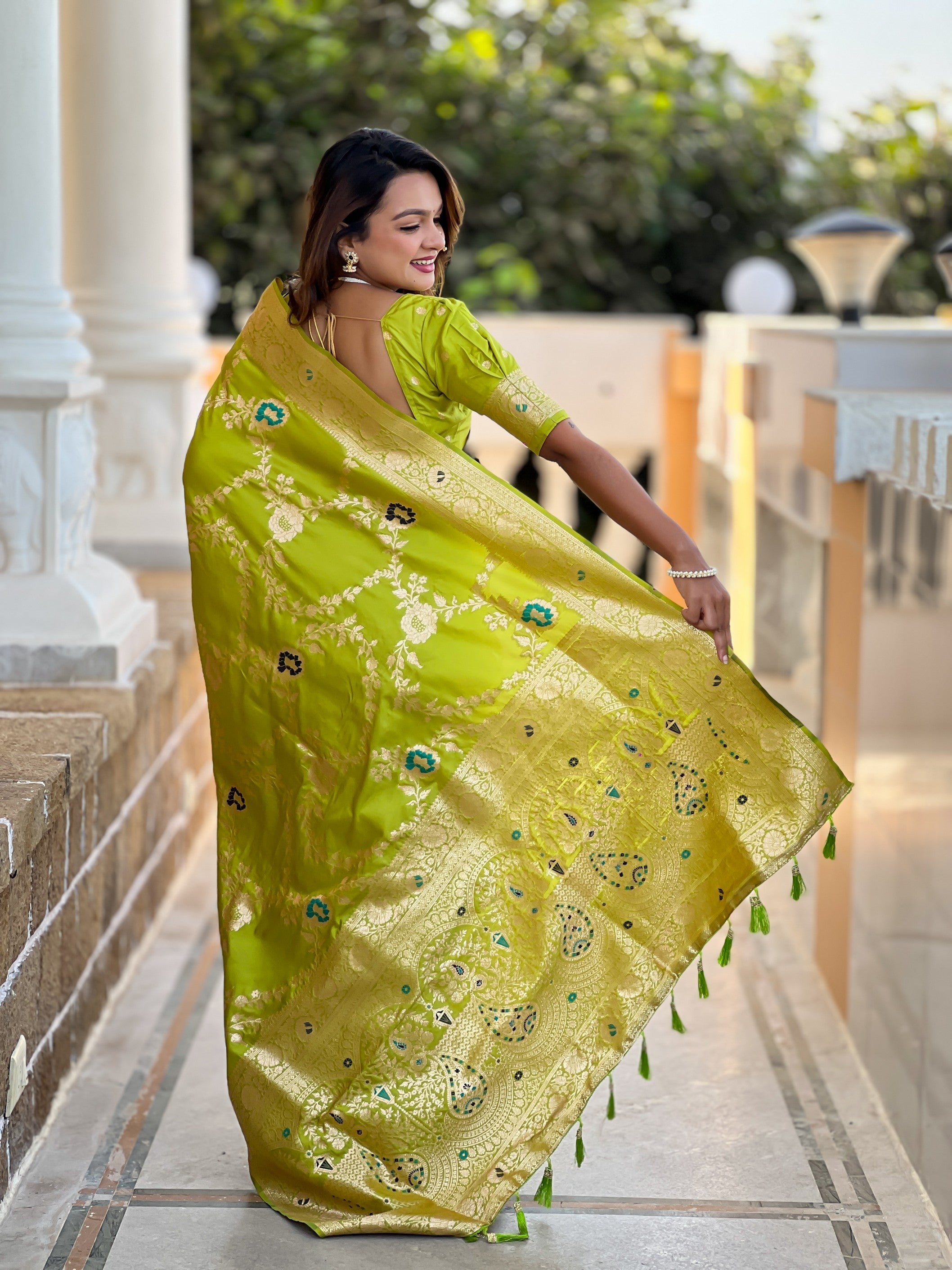 Parrot Green Banarasi Silk Saree With Traditional Woven Meenakari Designer Traditional Looks