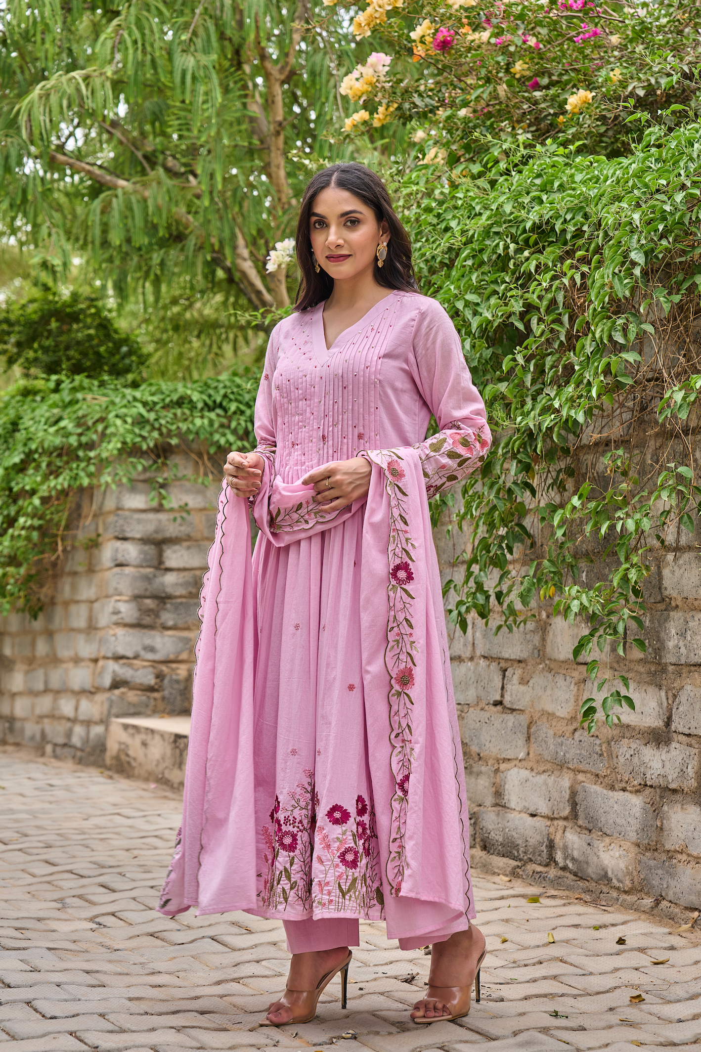 Pink Chanderi Silk Kurta Pant Set With Heavy Thread Embroidery With Hand Work