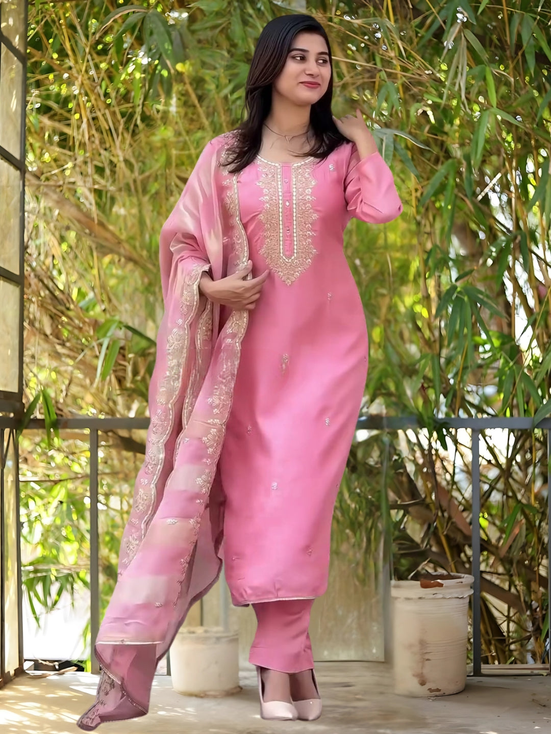 Pink Cotton Blend Elegant Kurta Pant Set With Embroidery Work