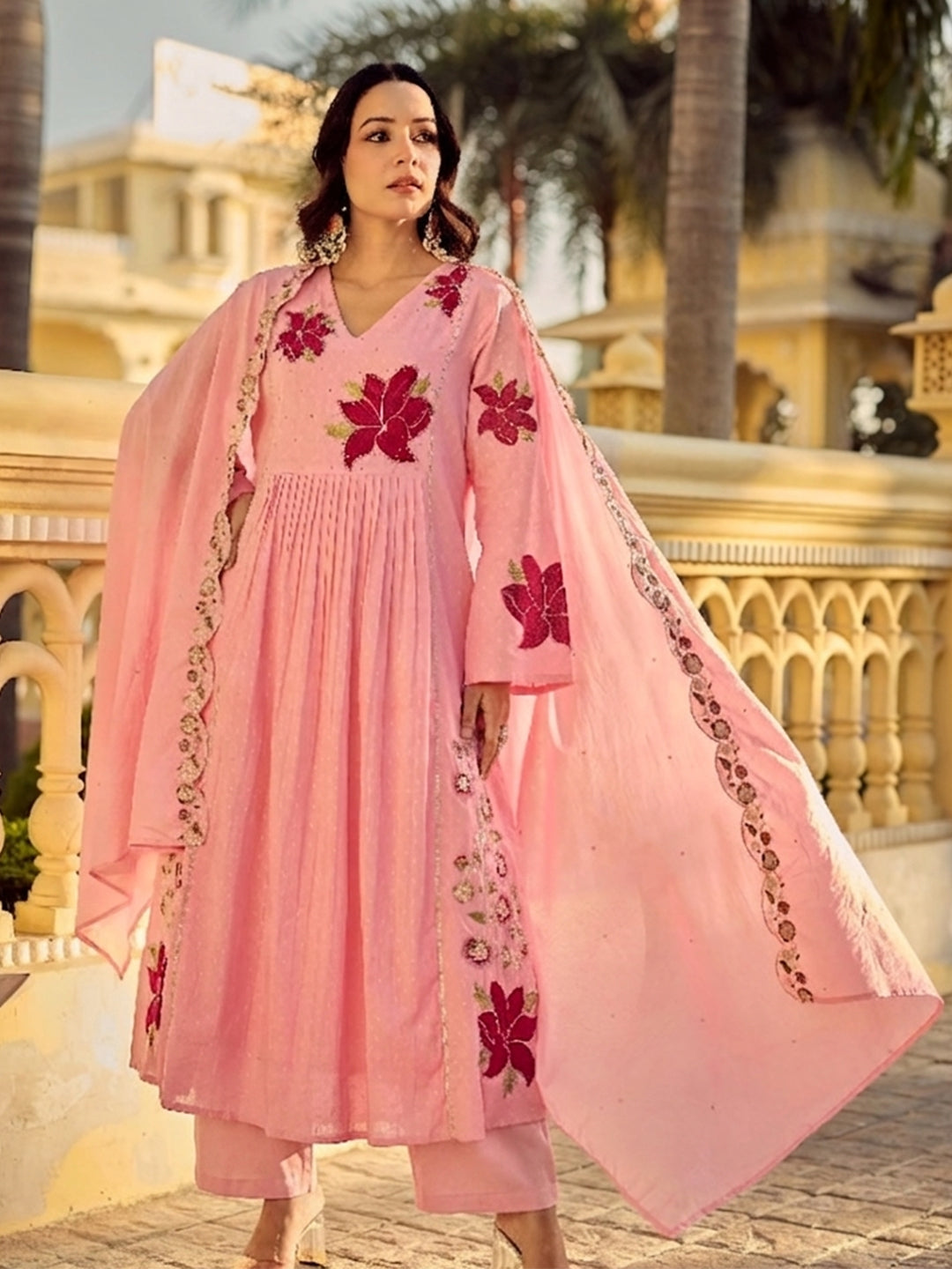 Pink Cotton Butti Kurta Pant Set With Heavy Thread Embroidery Work