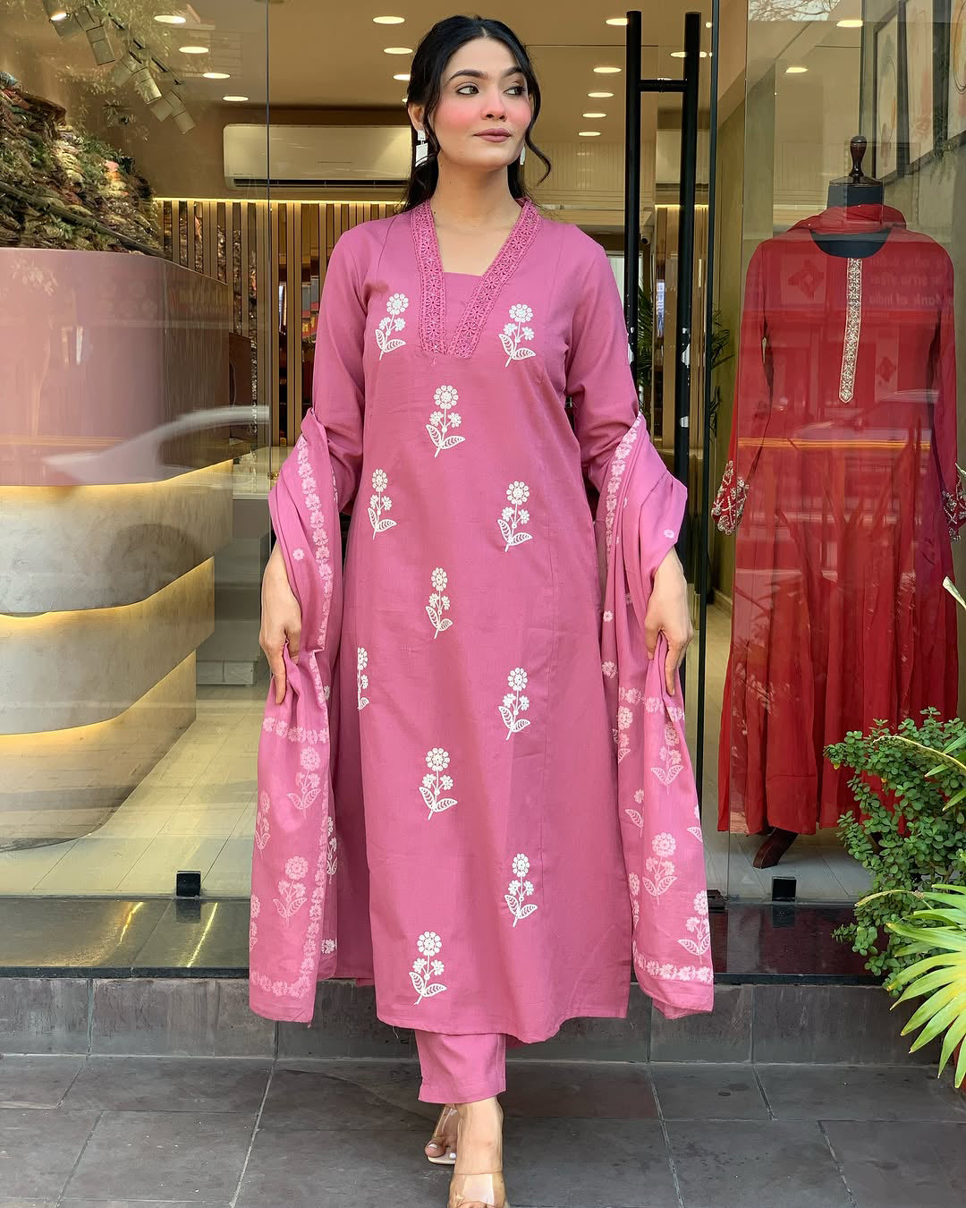 Pink Cotton Kurta Pant Set With Heavy Thread Embroidery Work
