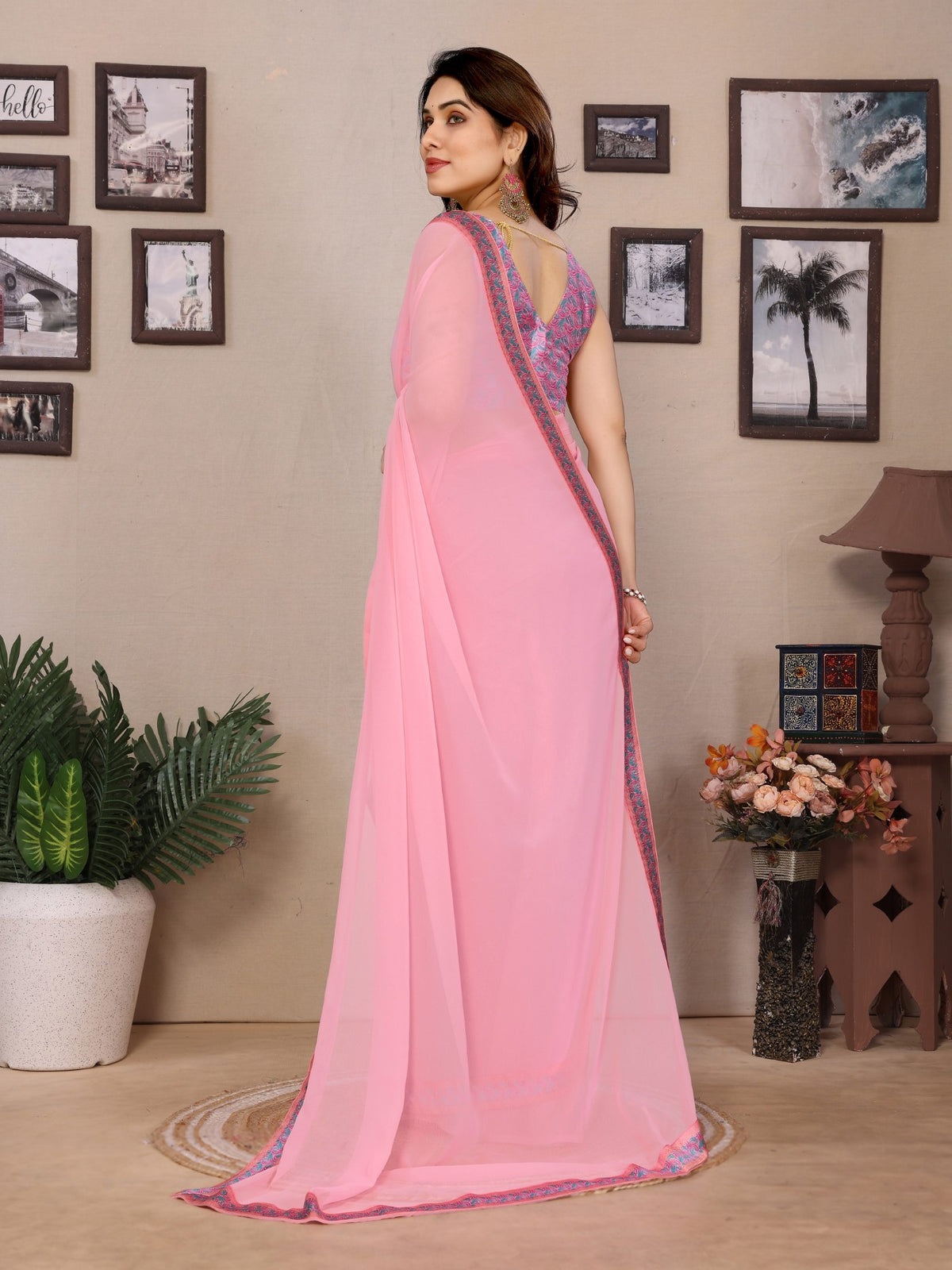 Pink Georgette Saree With Plain Design And Digital Print Blouse